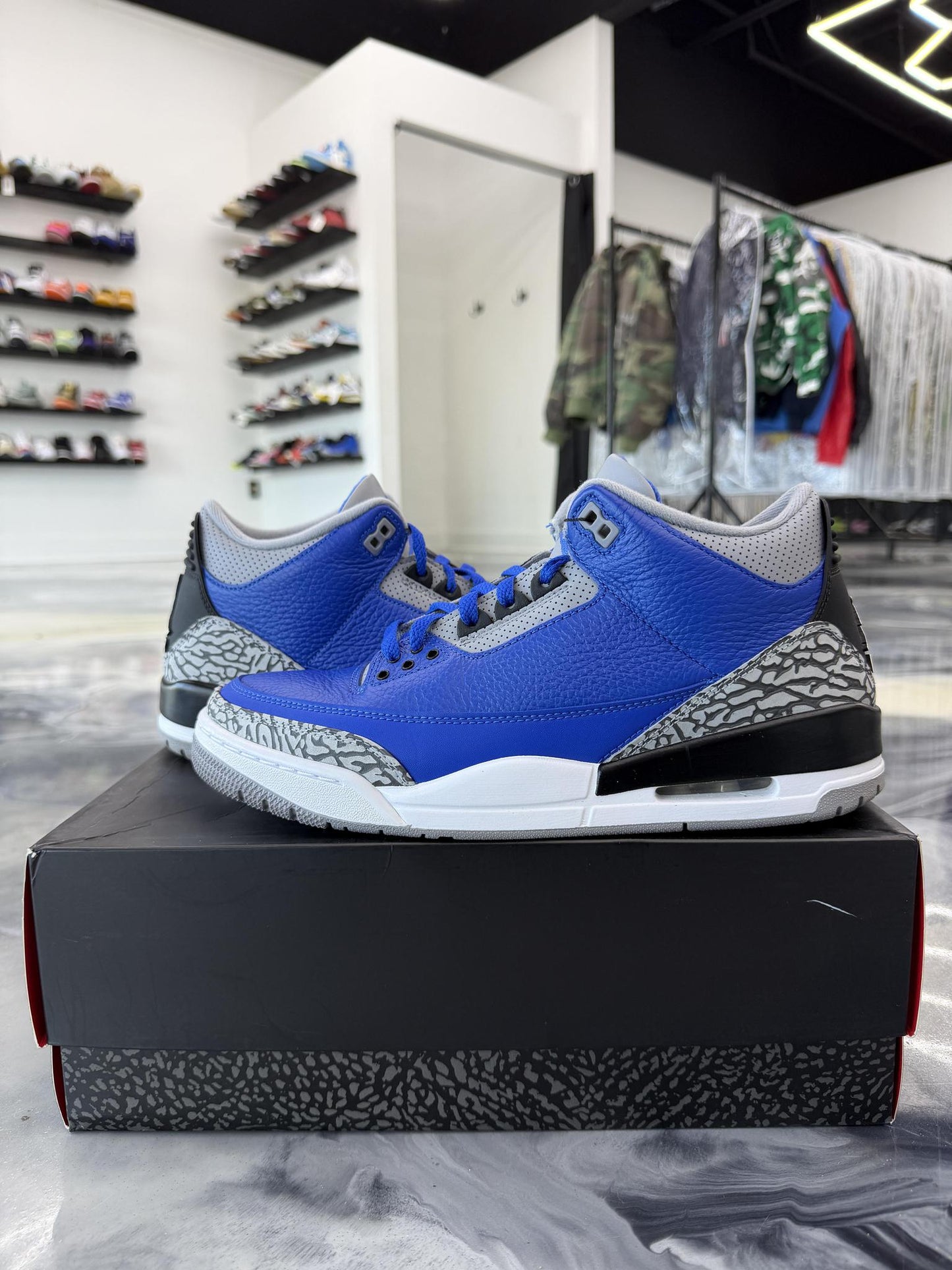 Jordan 3 "Varsity Royal" Used Size 10