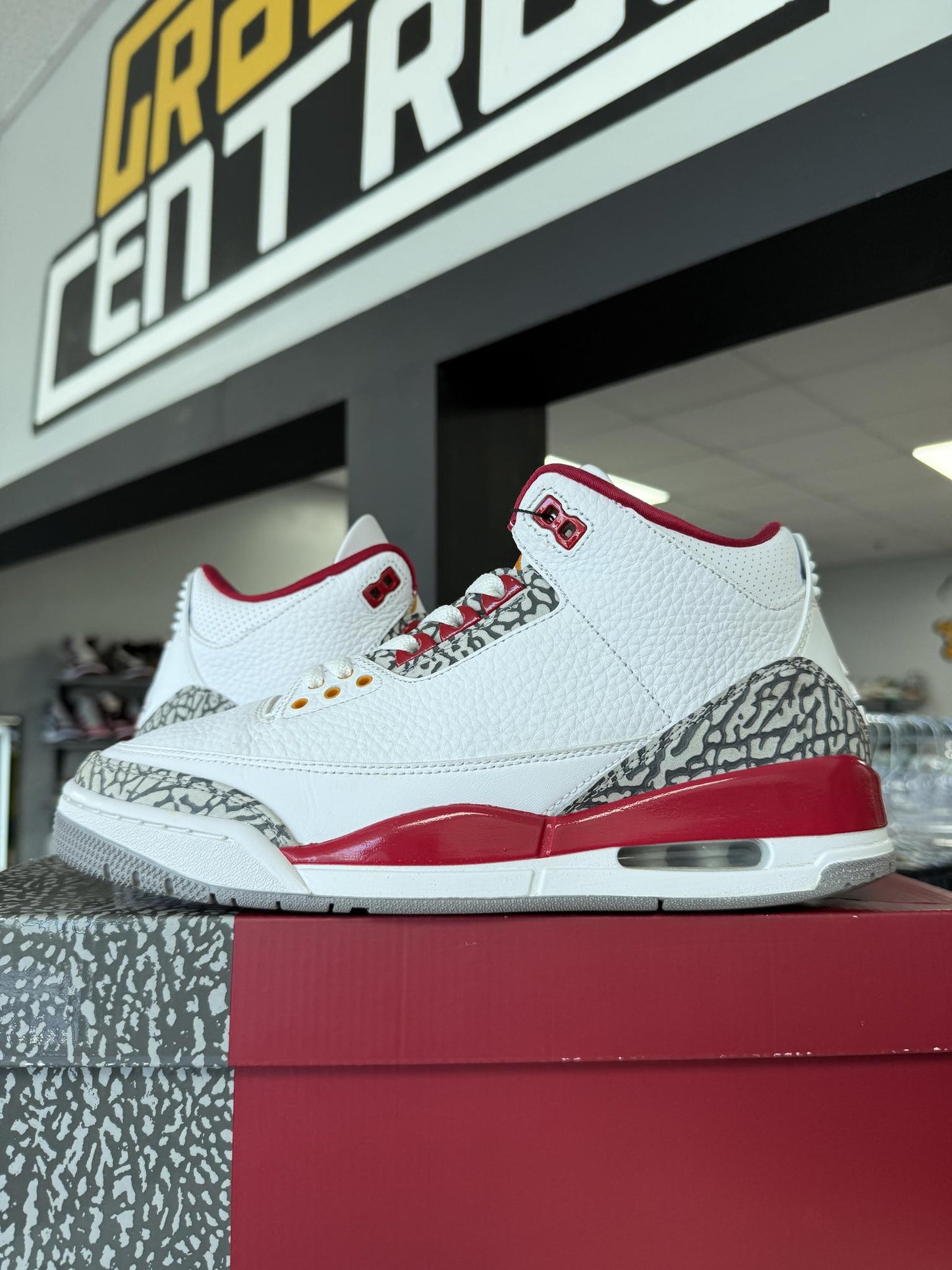 Jordan 3 "Cardinal" Used Size 9