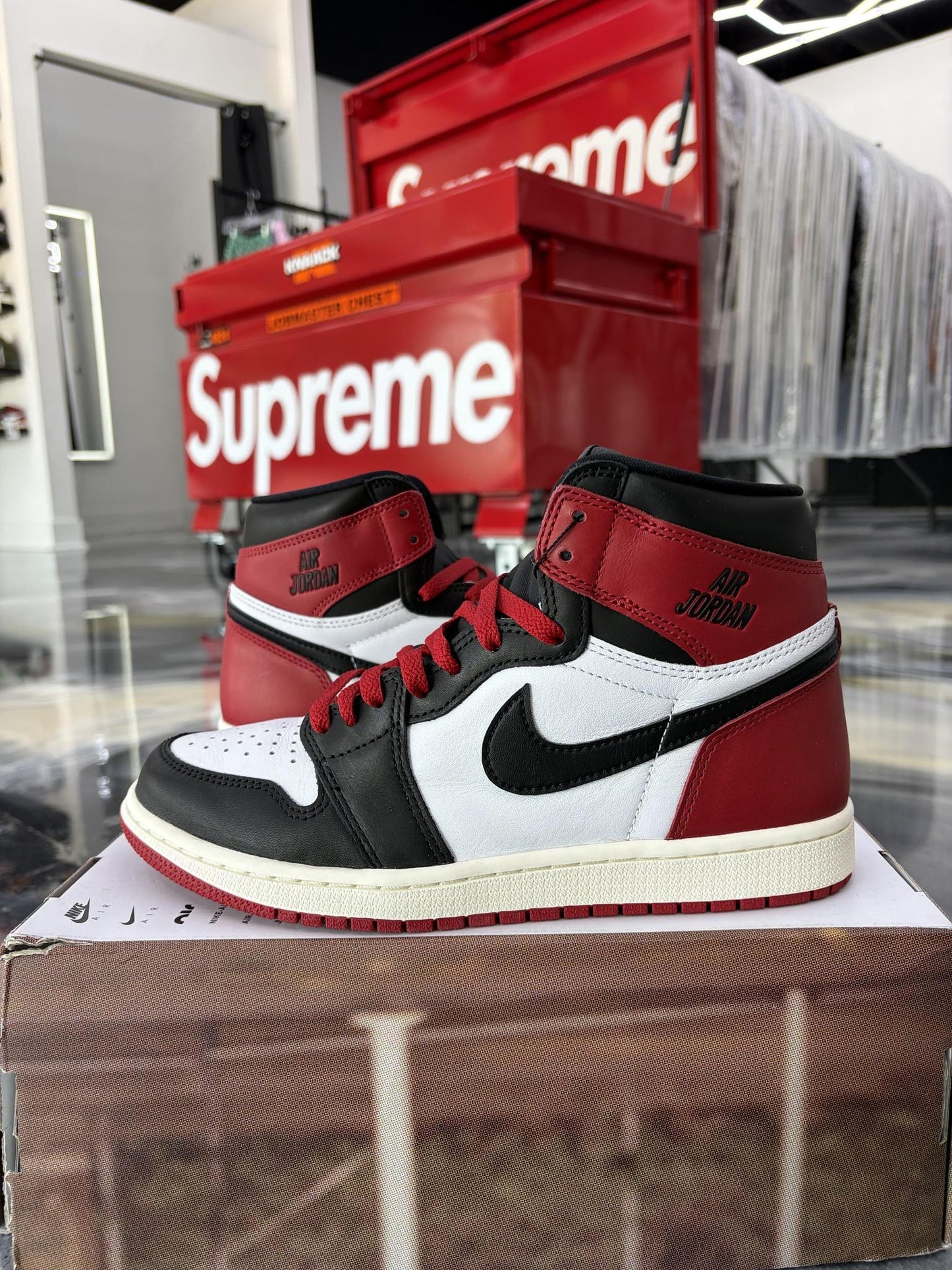 Jordan 1 High "Bred Toe" Used Size 8