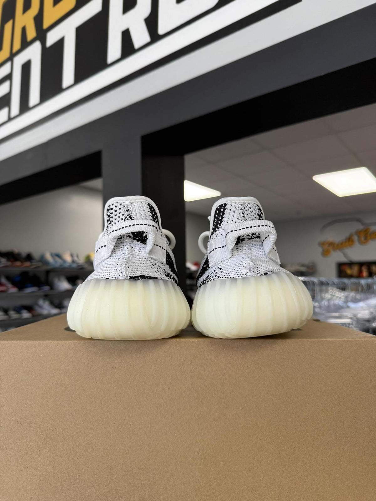 Adidas Yeezy 350 V2 "Zebra" Used Size 7.5