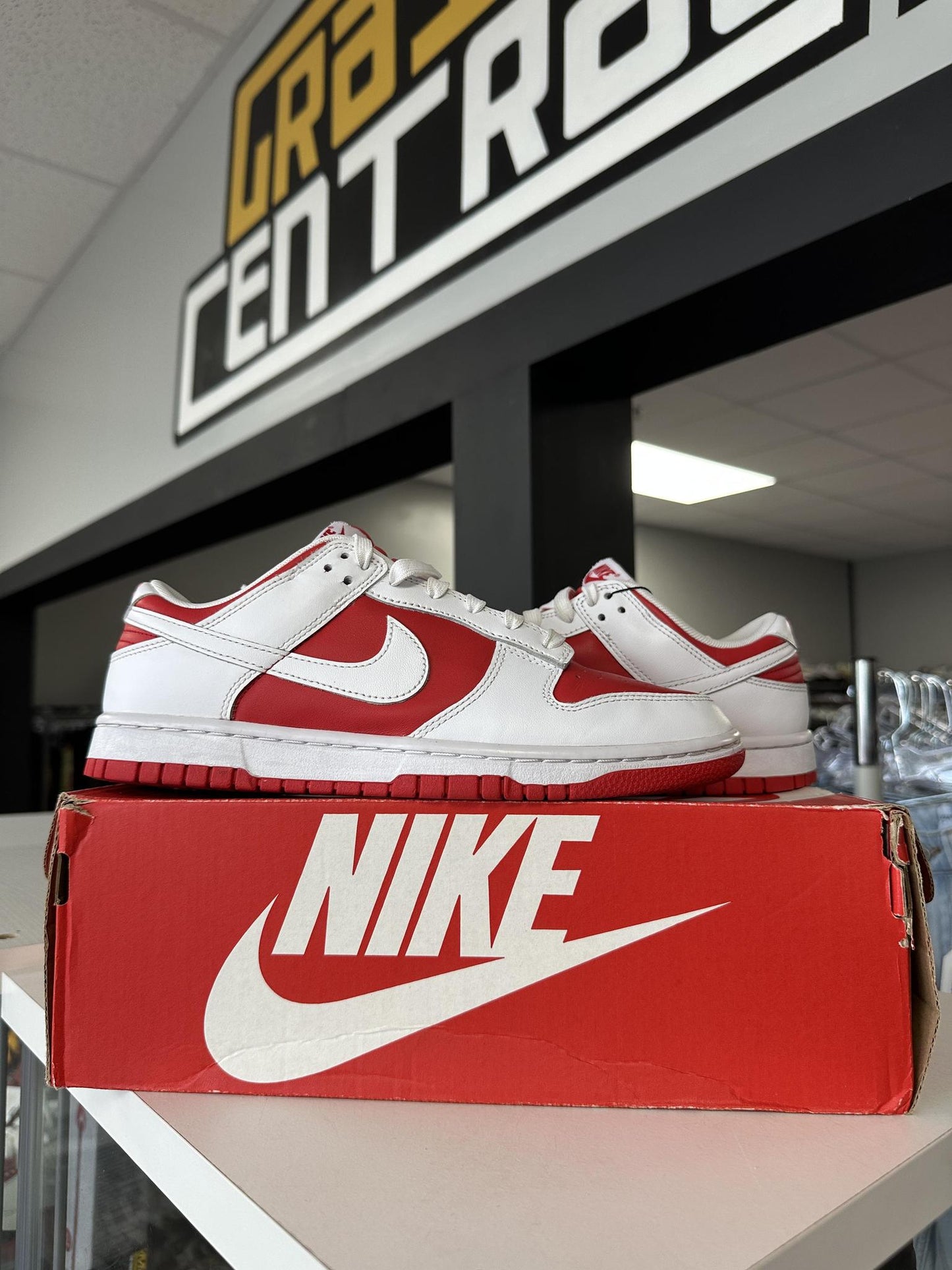 Nike Dunk Low "University Red" Size 8.5