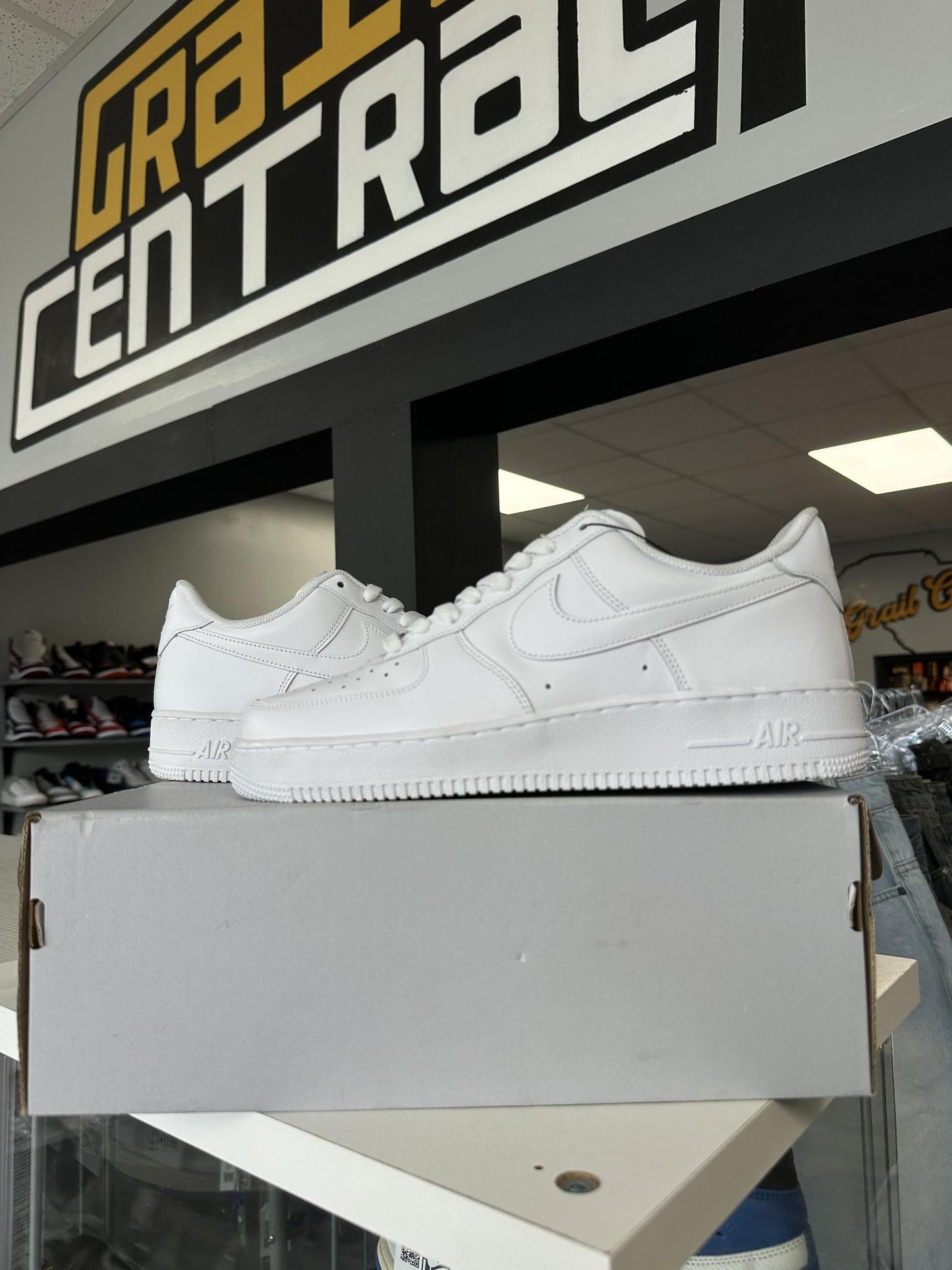 Nike Air Force 1 Low "White" Size 10