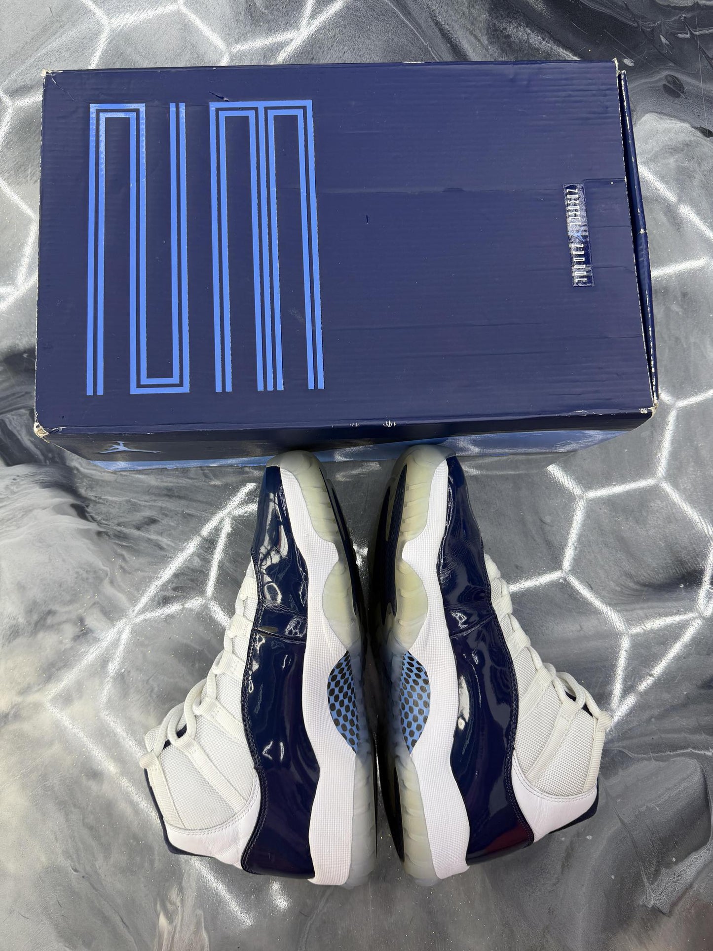 Jordan 11 "Win Like 82" Used Size 9.5