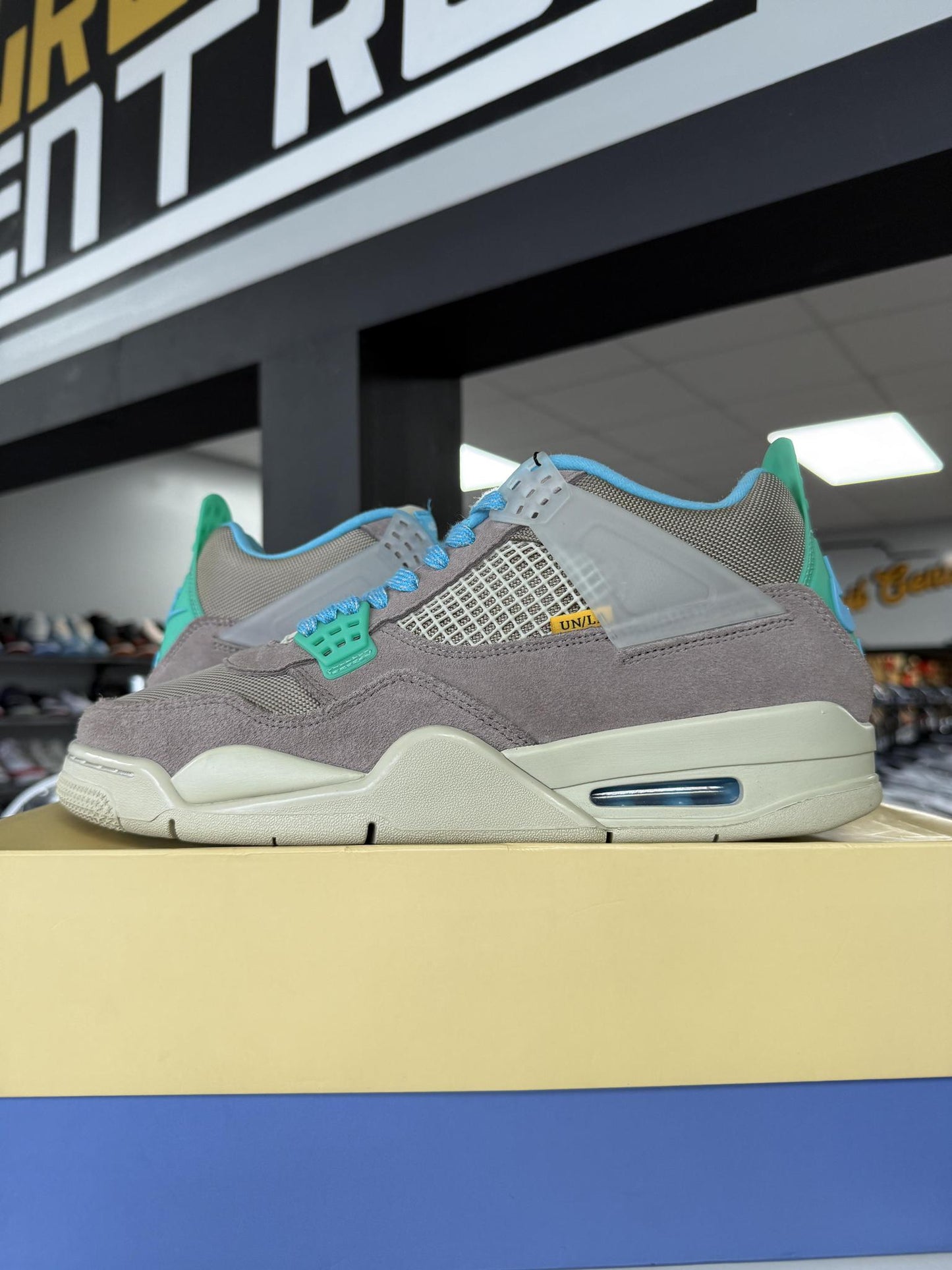Jordan 4 Union "Taupe Haze" Used Size 11