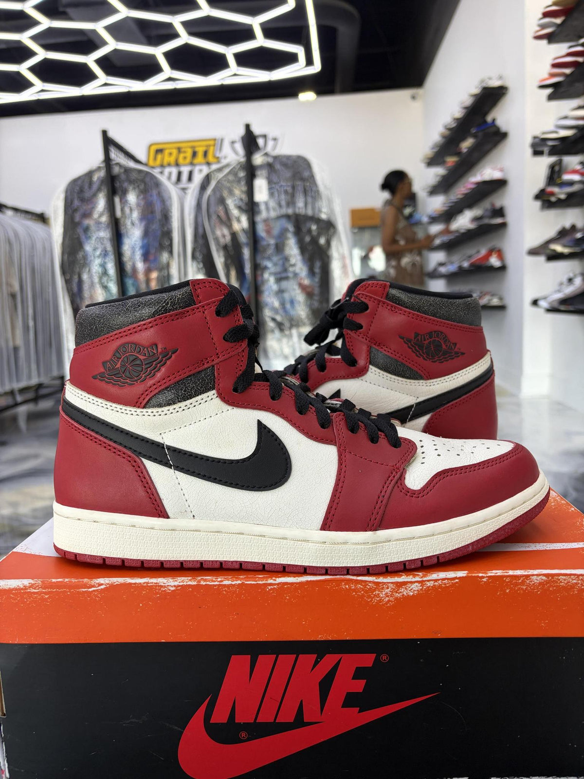 Jordan 1 "Chicago Lost & Found" Used Size 10