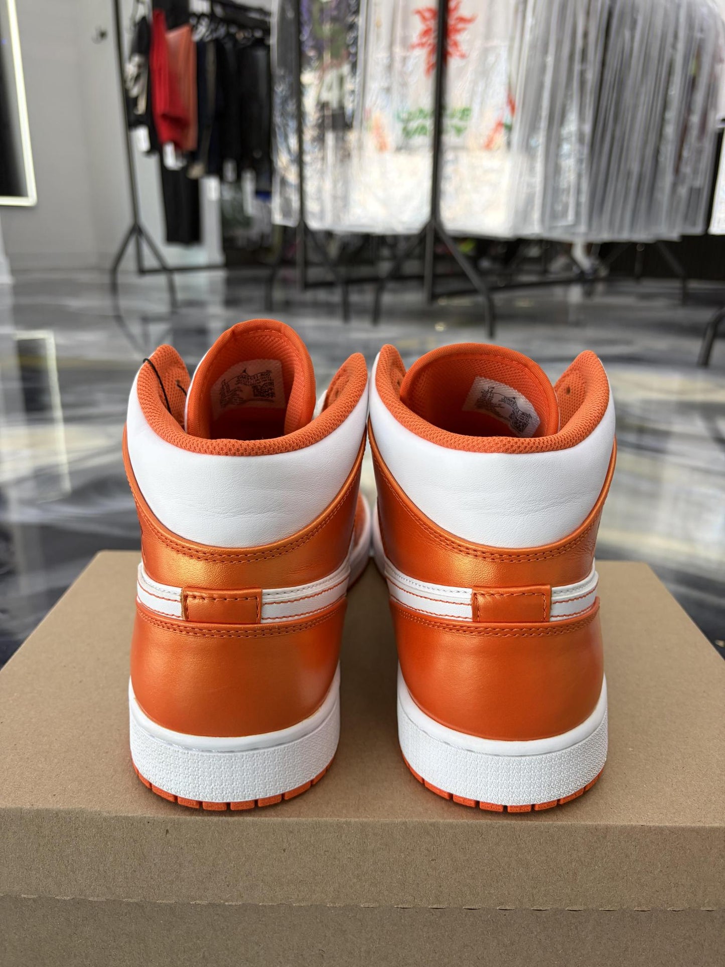 Jordan 1 Mid "Orange White" Used Size 12