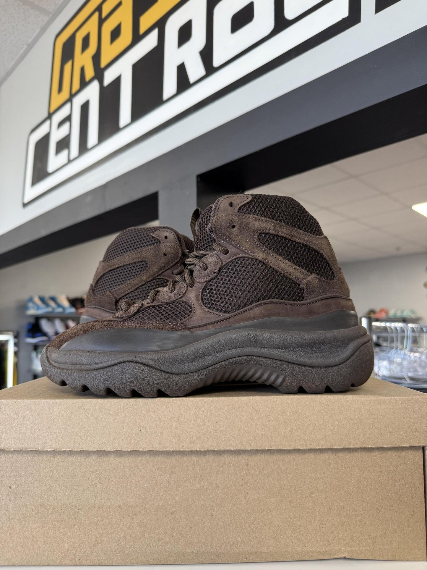 Yeezy DSRT Boot "Oil" Used Size 8.5