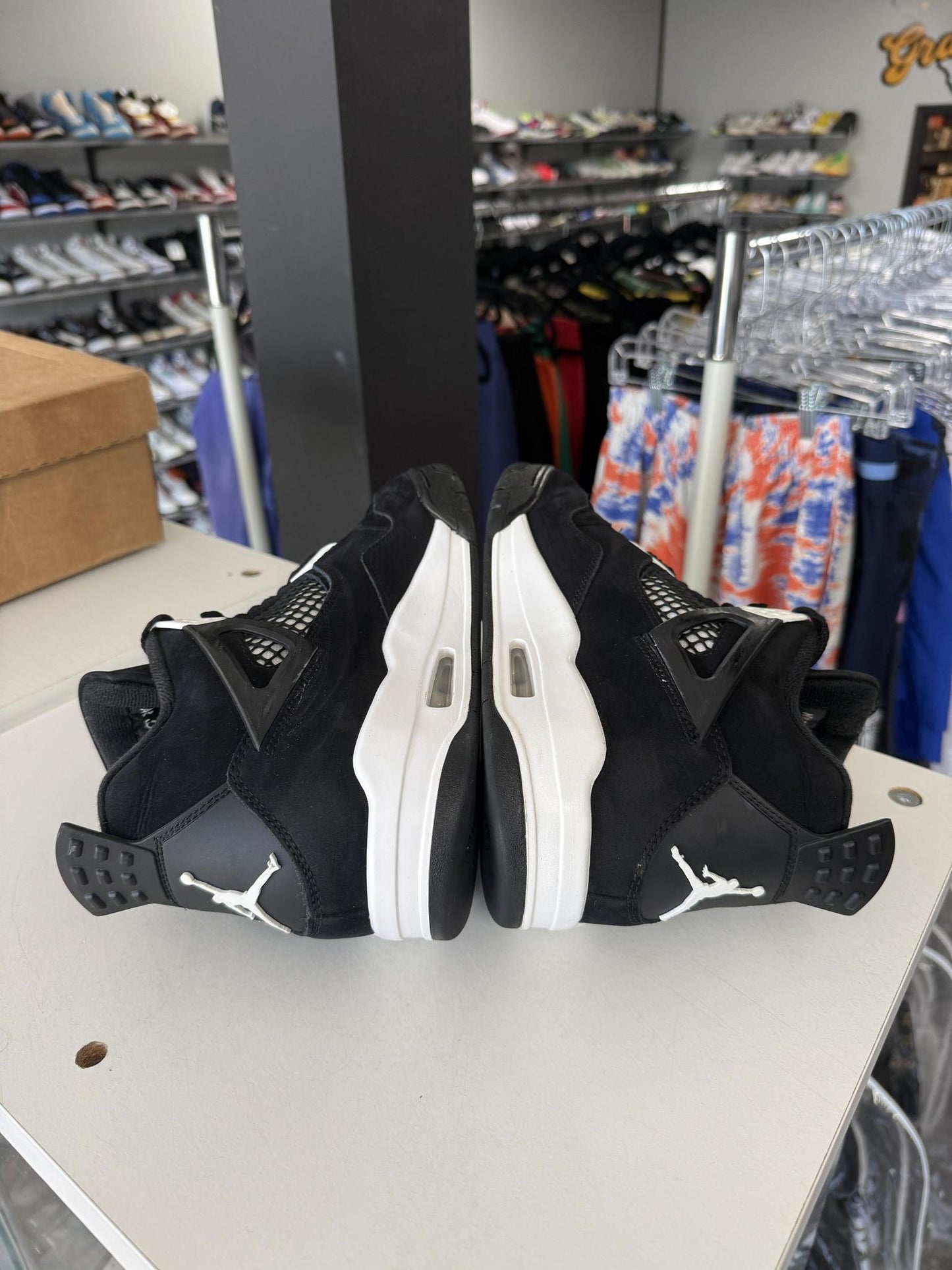 Jordan 4 "White Thunder" Used Size 9.5