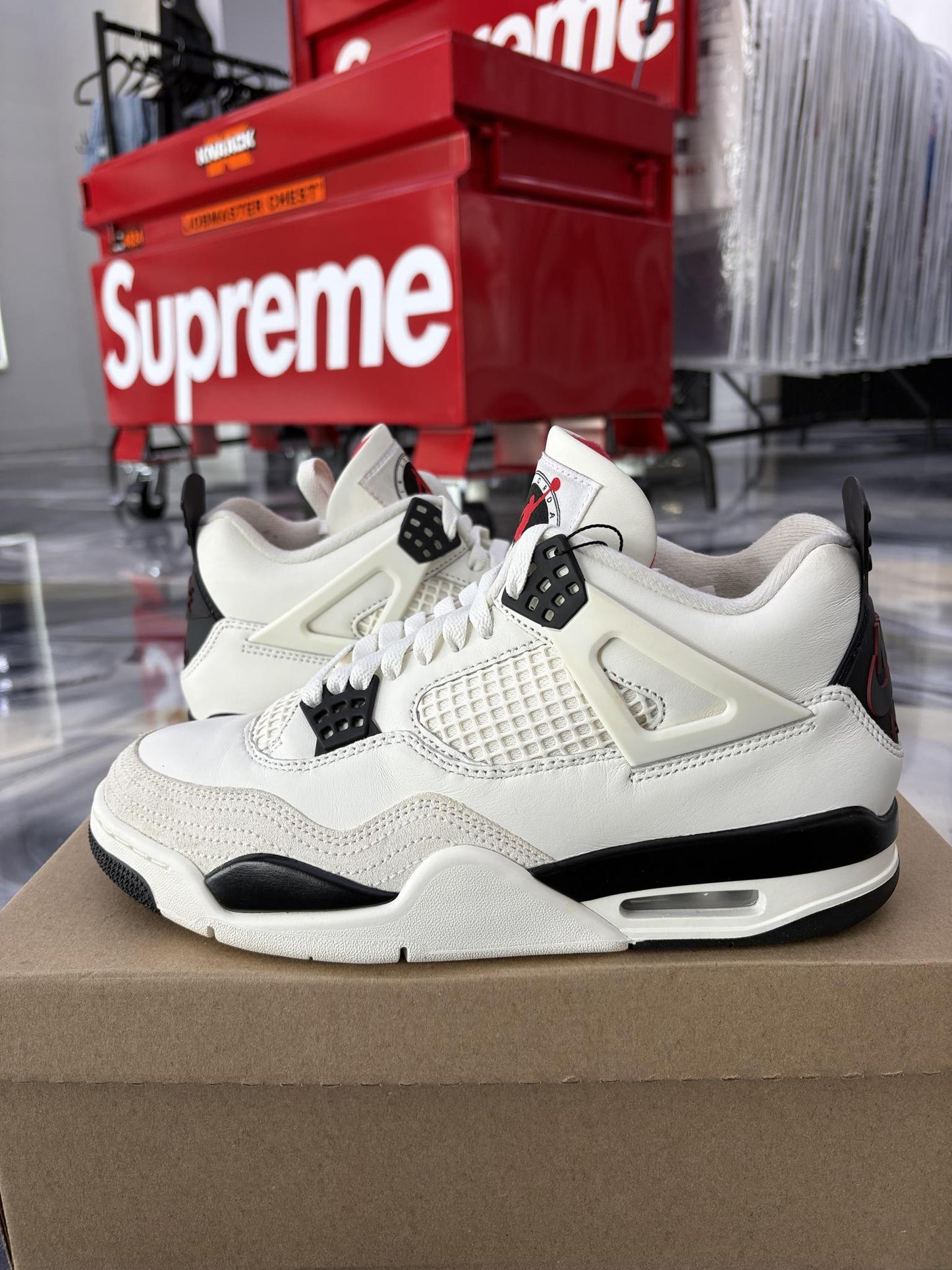 Jordan 4 "Flight Club" Used Size 9.5