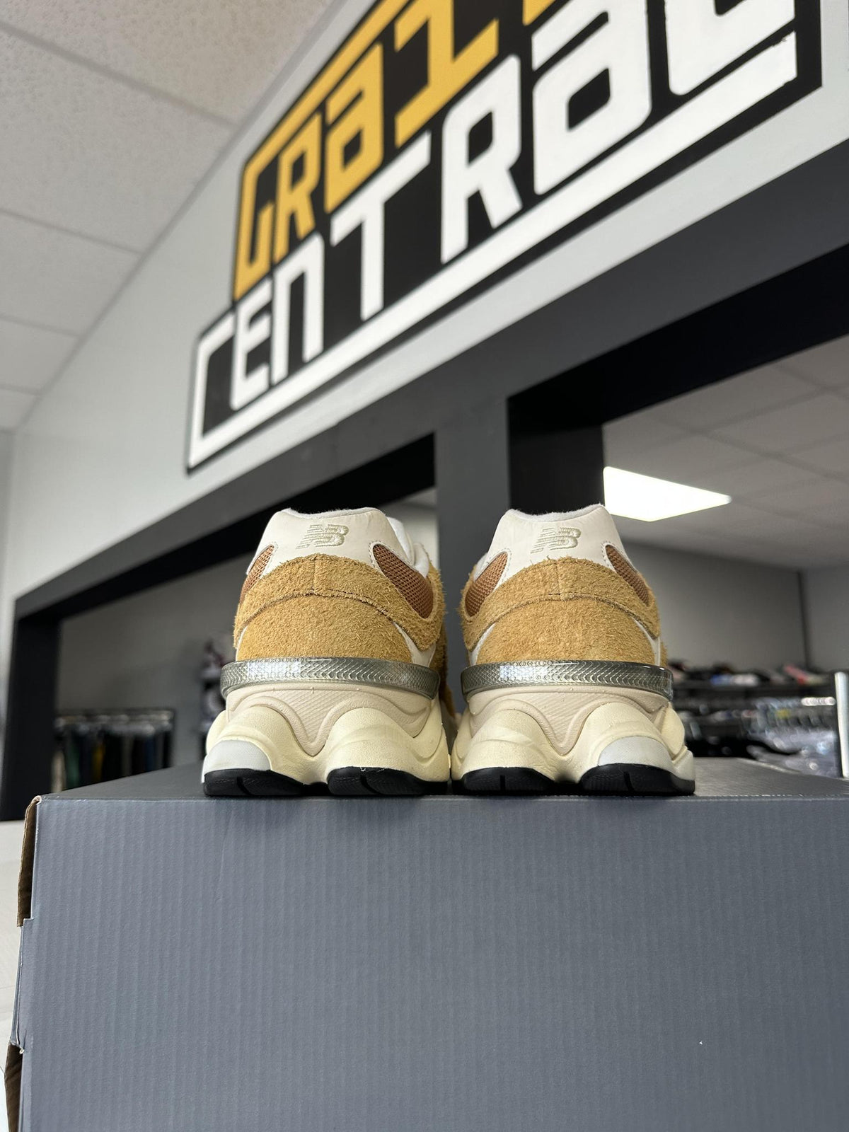 New Balance 9060 Great Plains Used