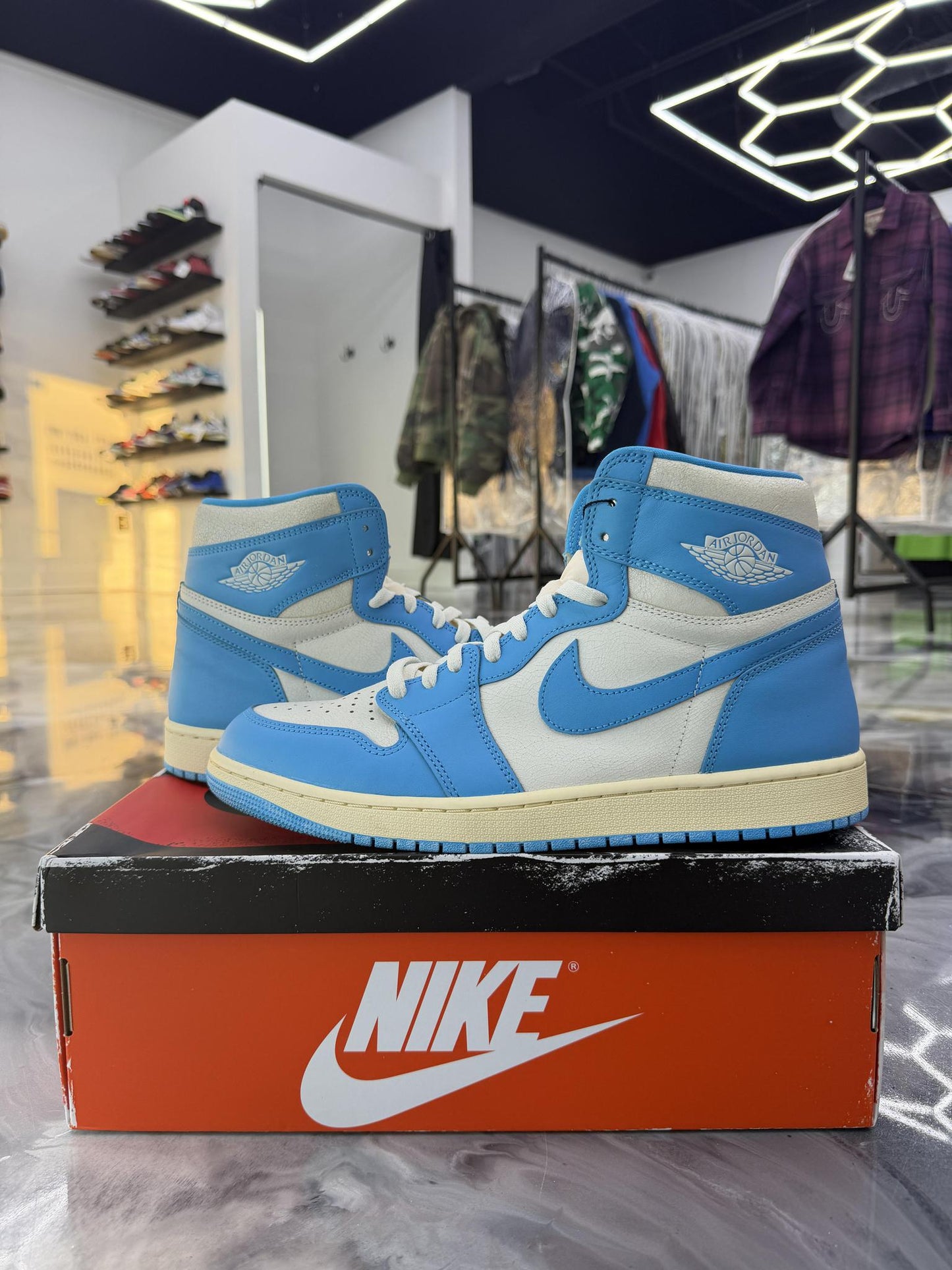 Jordan 1 "UNC" Used Size 13