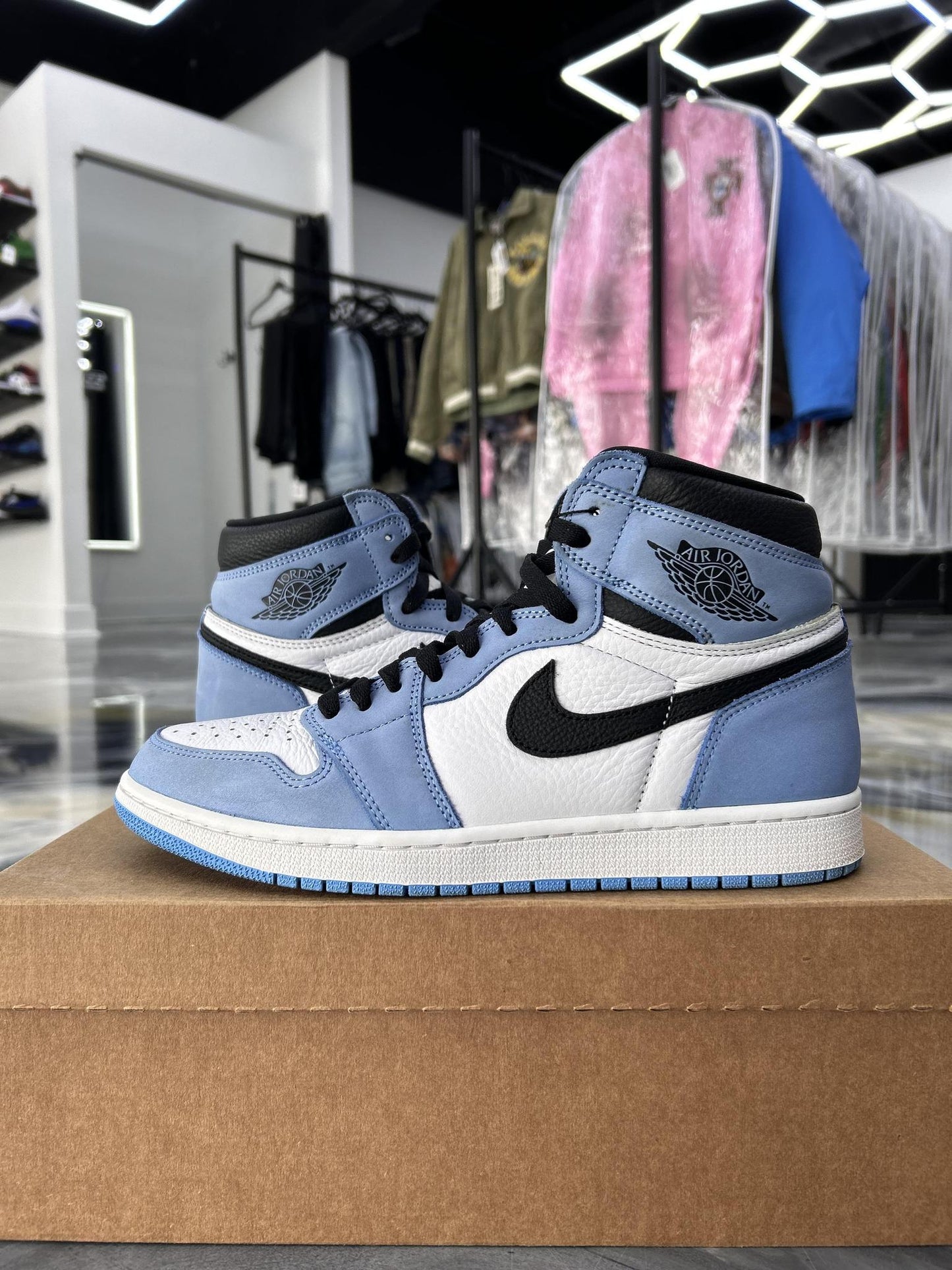 Jordan 1 "University Blue" Used Size 10