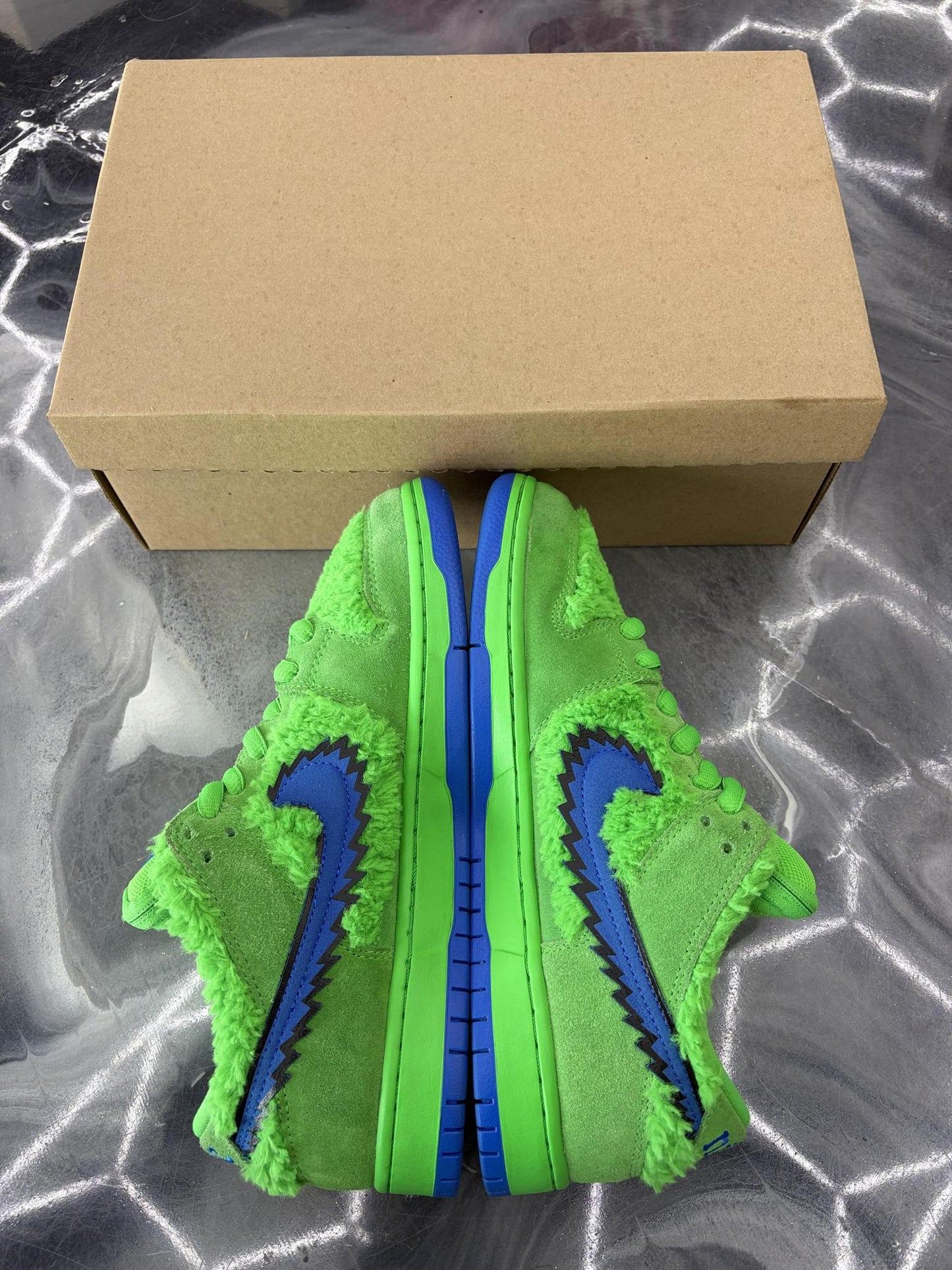 Nike SB Dunk Low "Grateful Dead Bears Green" Used Size 8.5