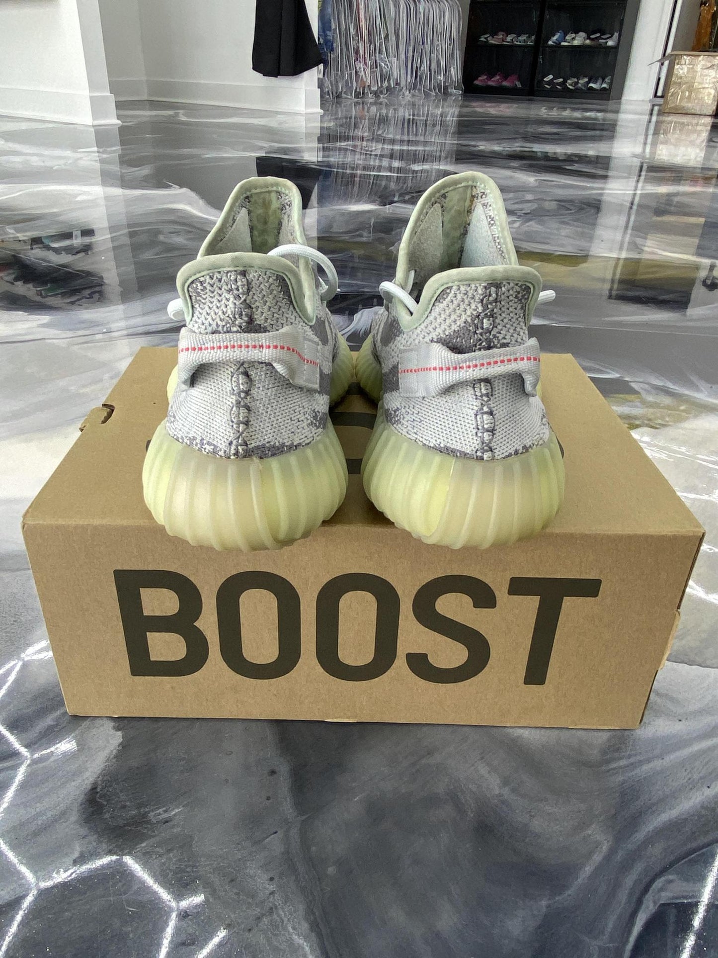 Yeezy 350 V2 "Blue Tint" Used Size 10.5