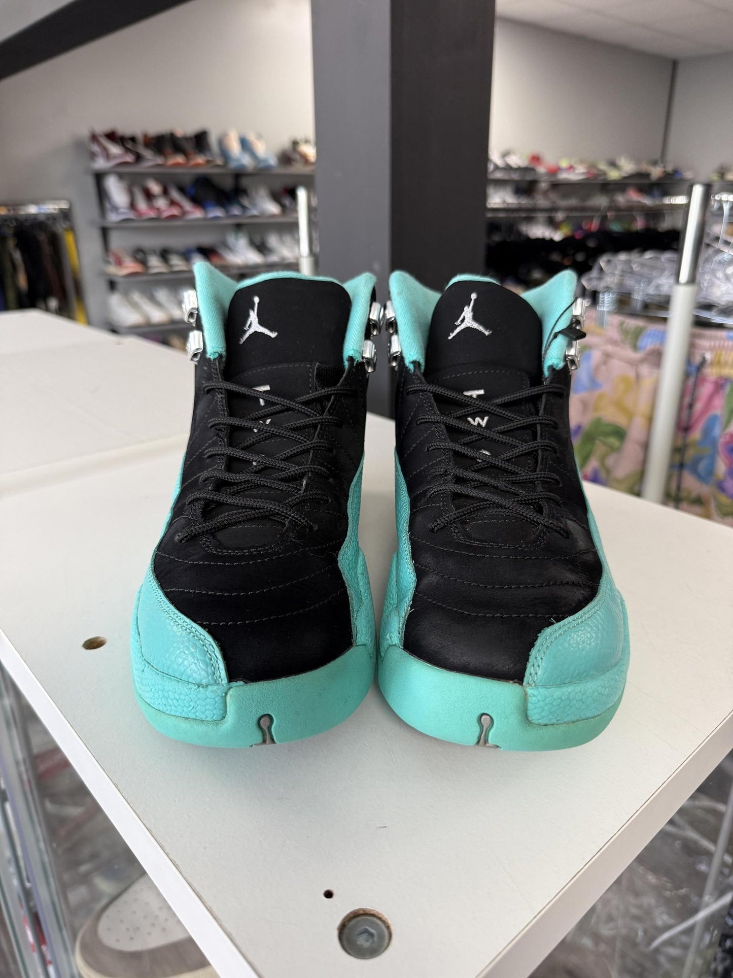 Jordan 12 "Hyper Jade" Used Size 8
