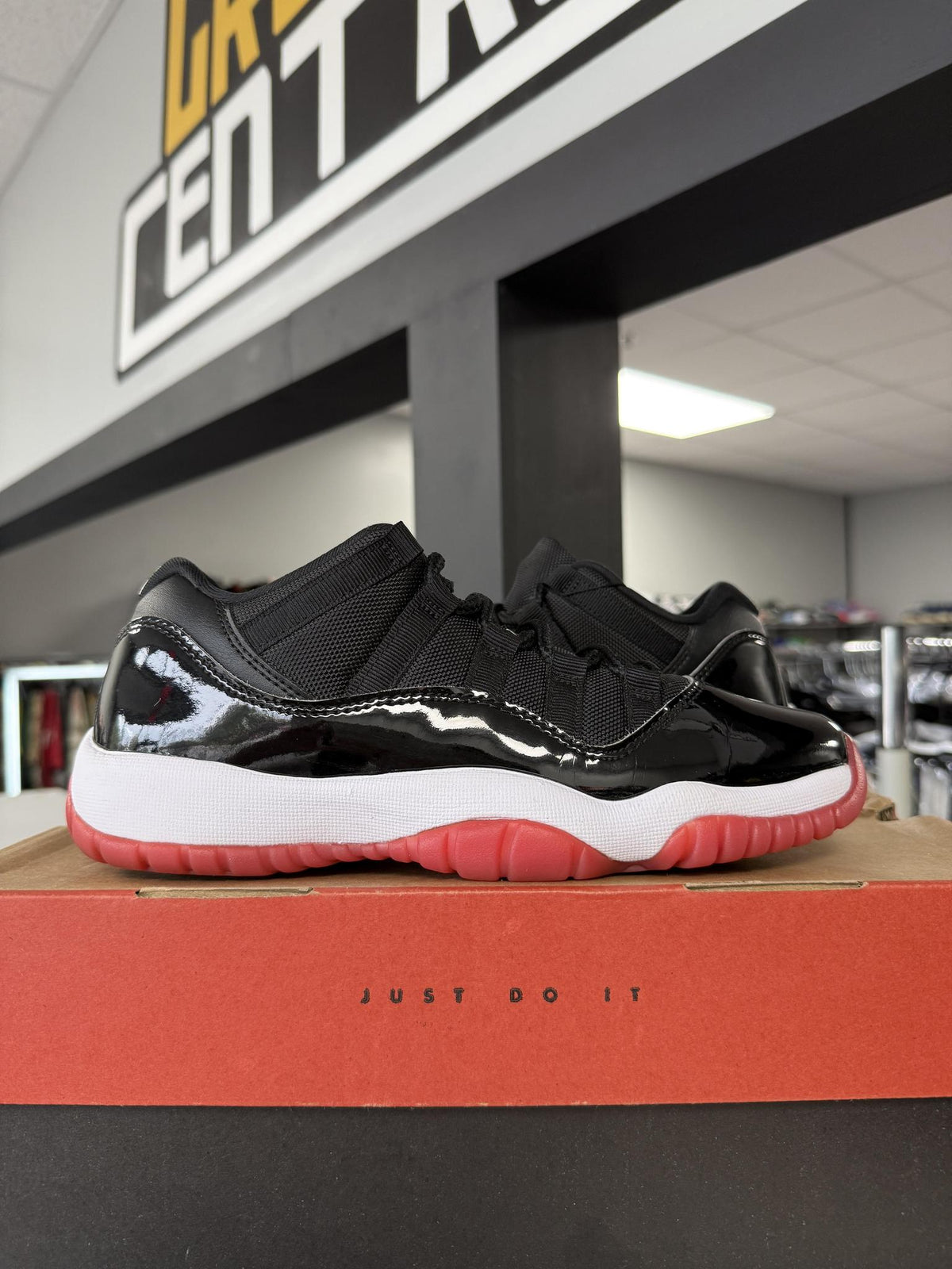 Jordan 11 "Bred" Low Used Size 6.5Y/8W