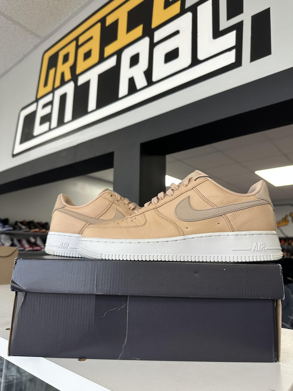 Nike Air Force 1 07 "Vachetta Tan" Size 9 Used