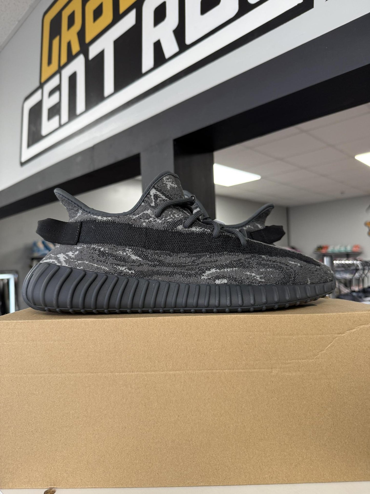 Yeezy 350 V2 "MX Dark Salt" Used Size 13