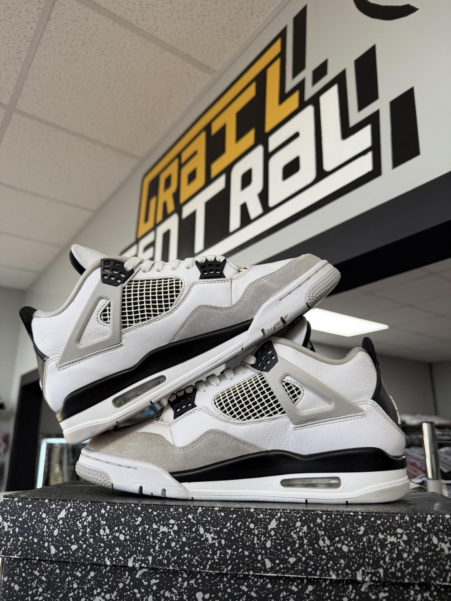 Jordan 4 "Military Black" Used Size 10