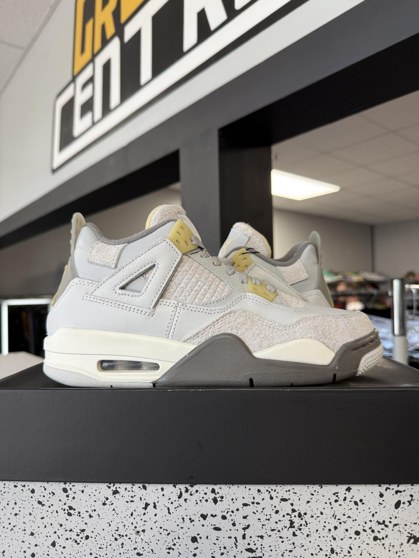 Jordan 4 "Craft" Used Size 6.5Y/8W