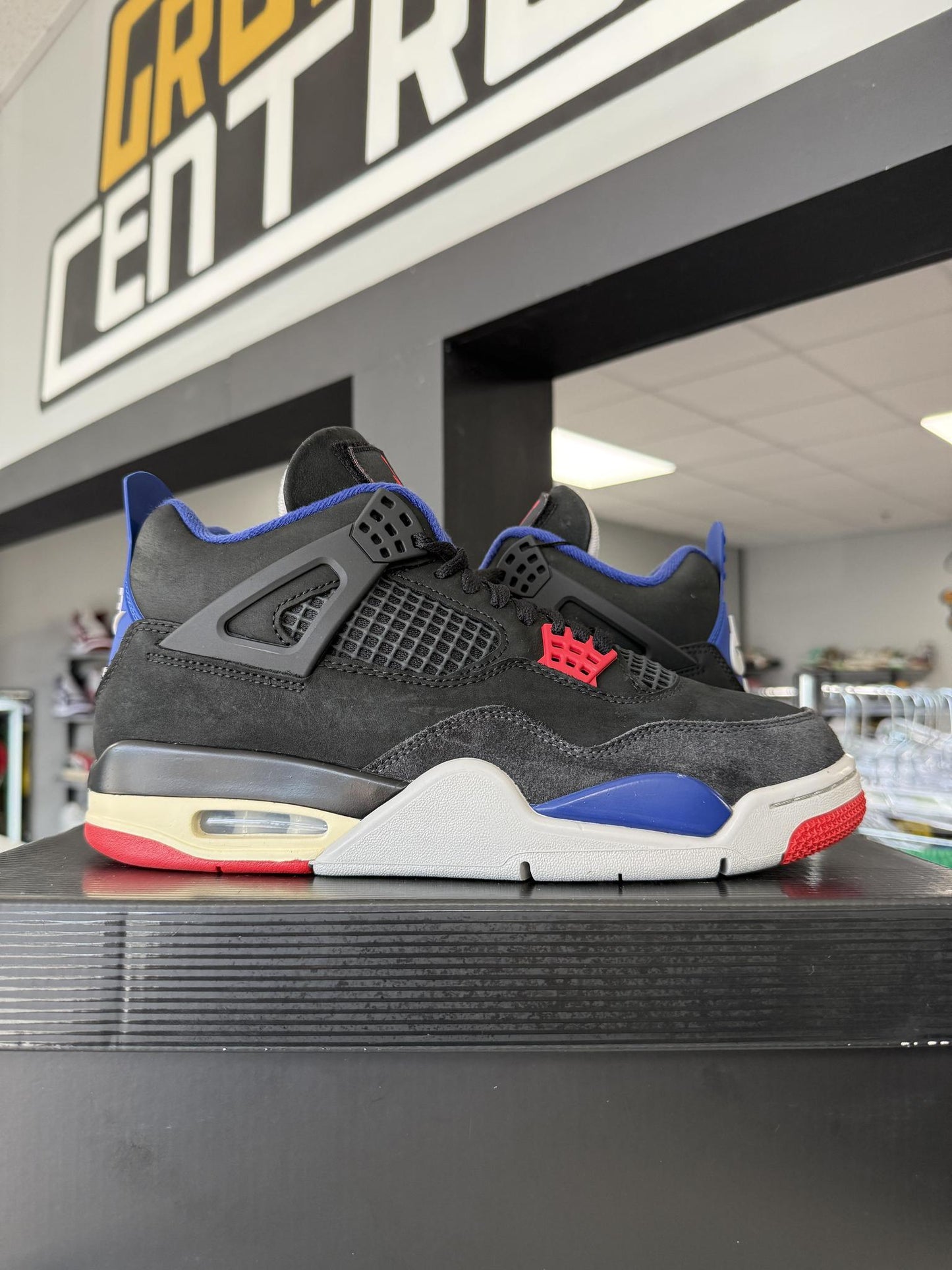 Jordan 4 "Rare Air" Used Size 9