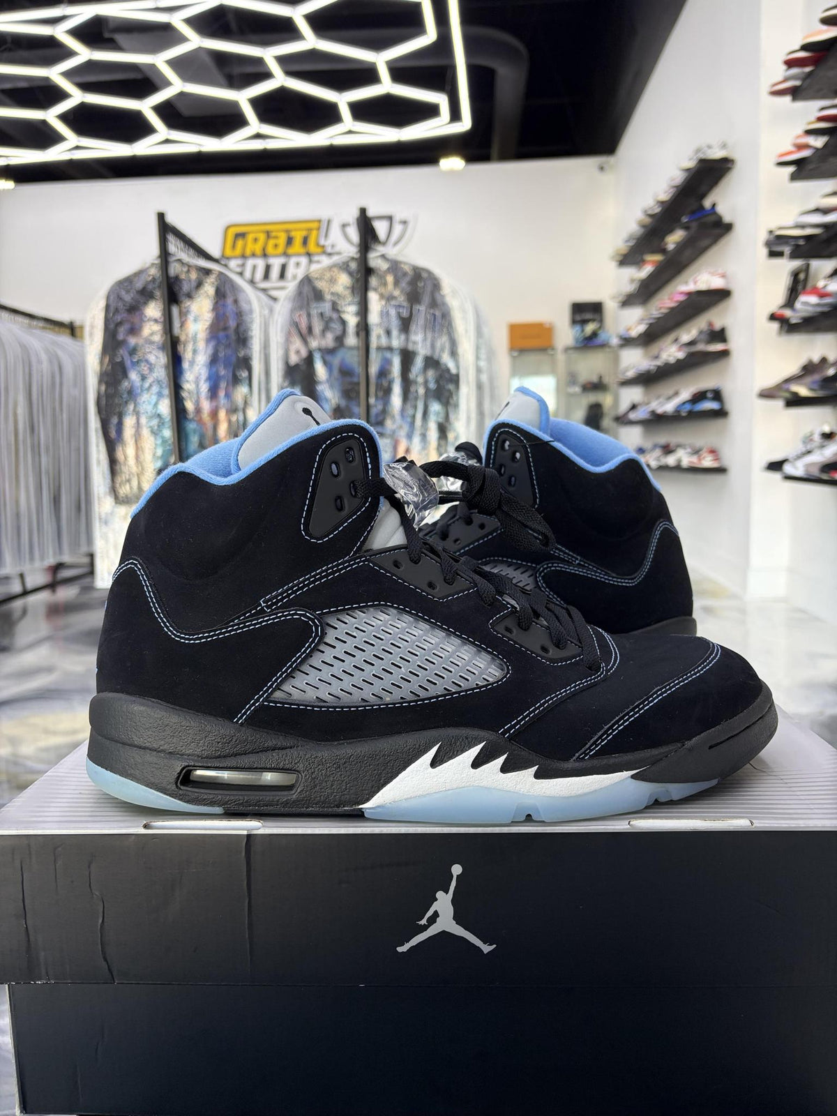 Jordan 5 "University Blue" Used Size 13