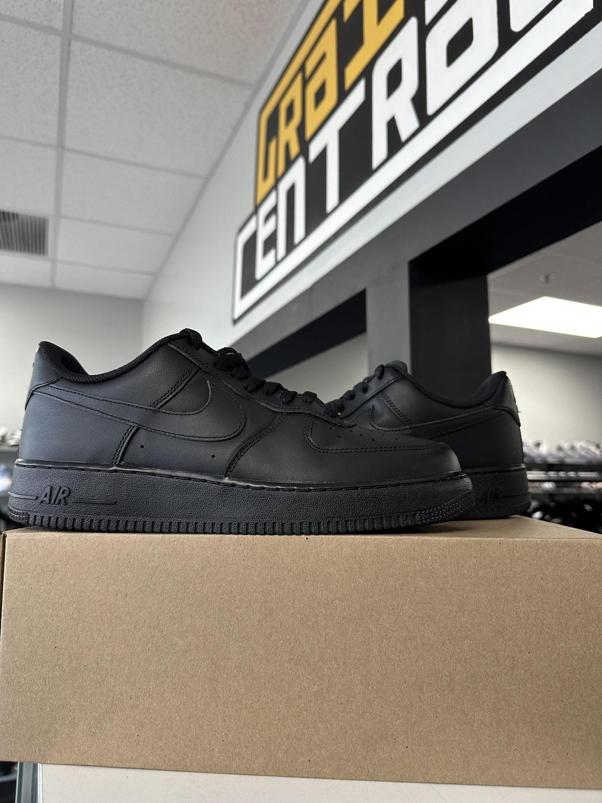 Nike Air Force 1 Low "Black" 10.5 Used