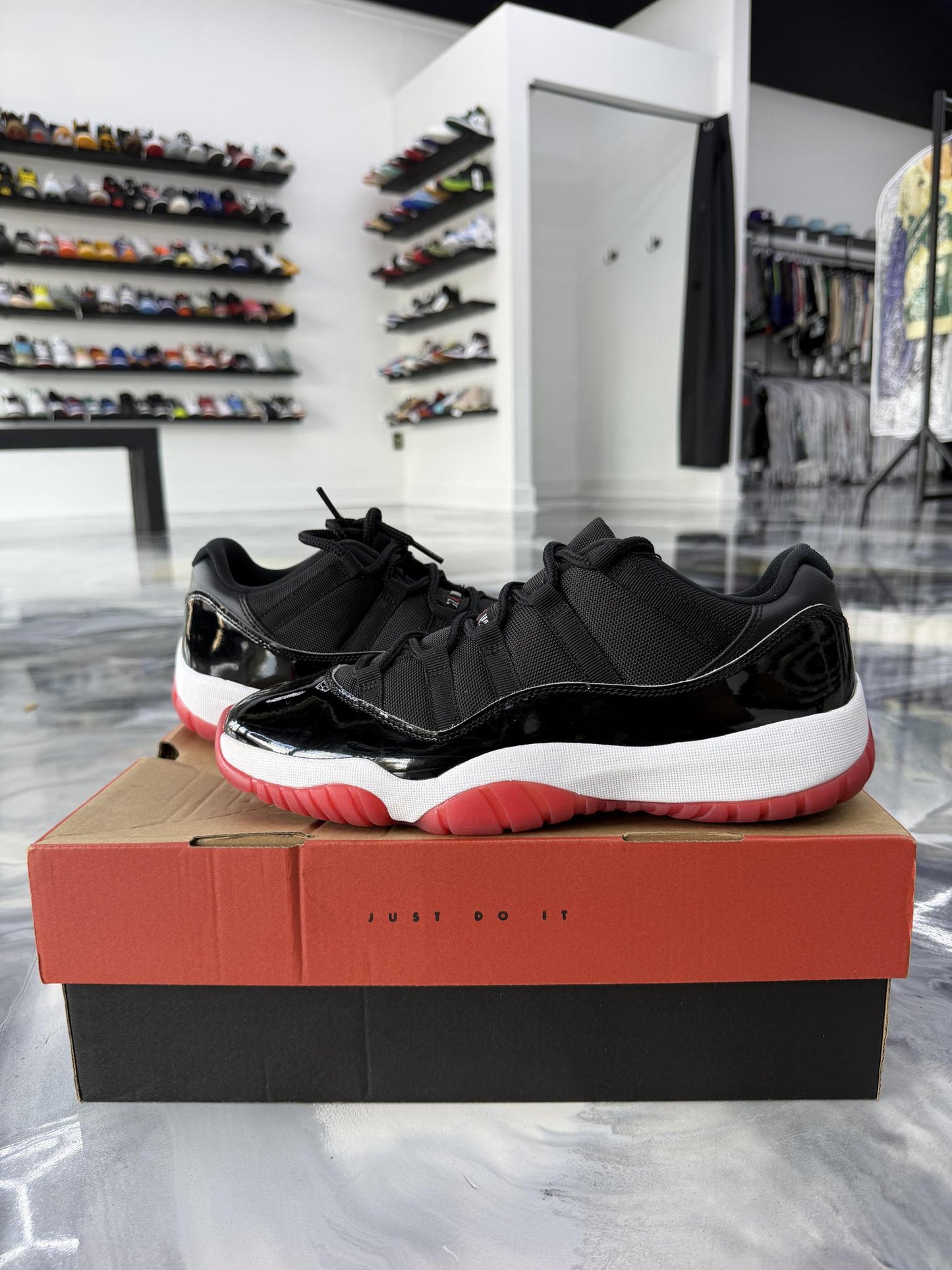 Jordan 11 Low "Bred" Used Size 11.5