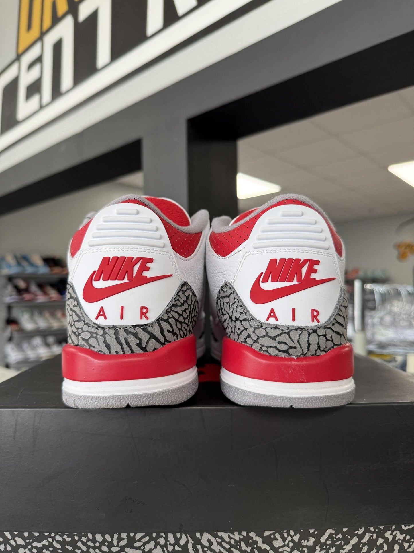 Jordan 3 "Fire Red" Used Size 7Y/8.5W