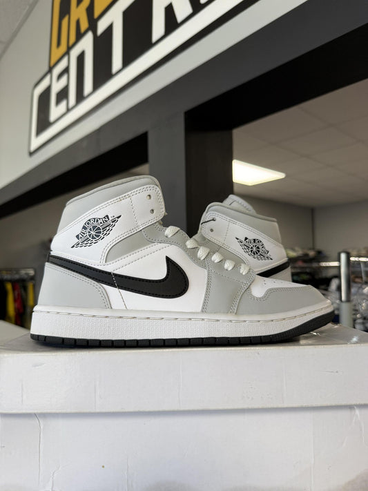 Jordan 1 Mid "Light Smoke Grey" Used Size 6.5Y/8W