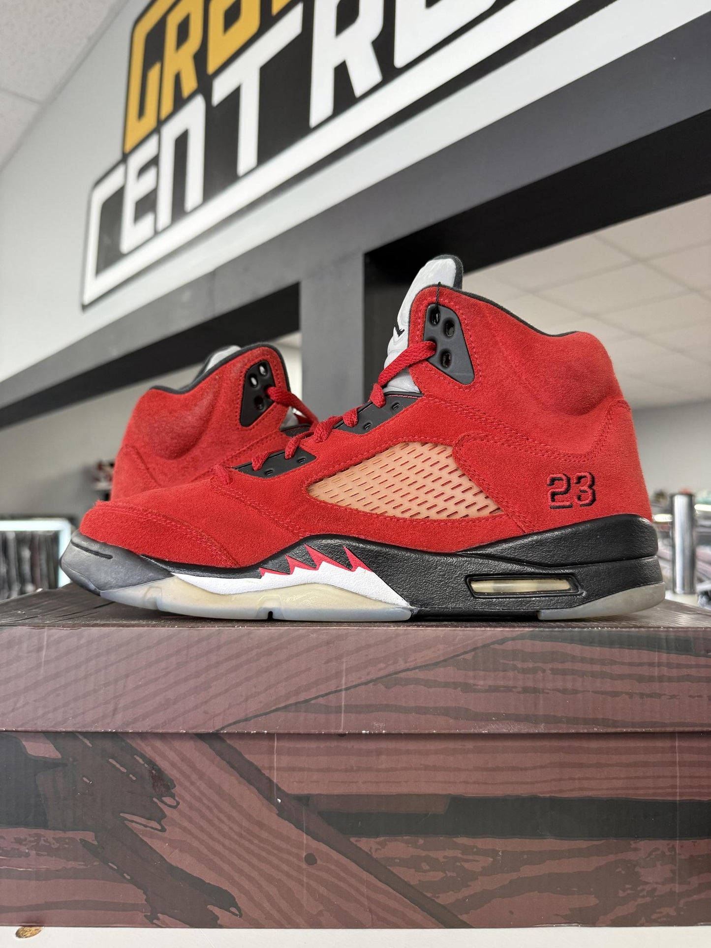 Jordan 5 "Raging Bull" Used Size 10