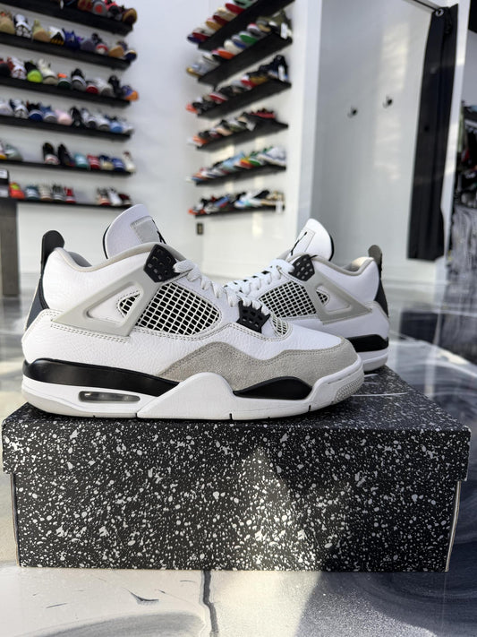 Jordan 4 "Military Black" Used Size 9.5