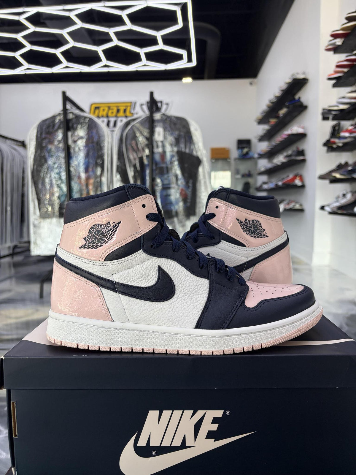 Jordan 1 "Atmosphere" Used Size 8
