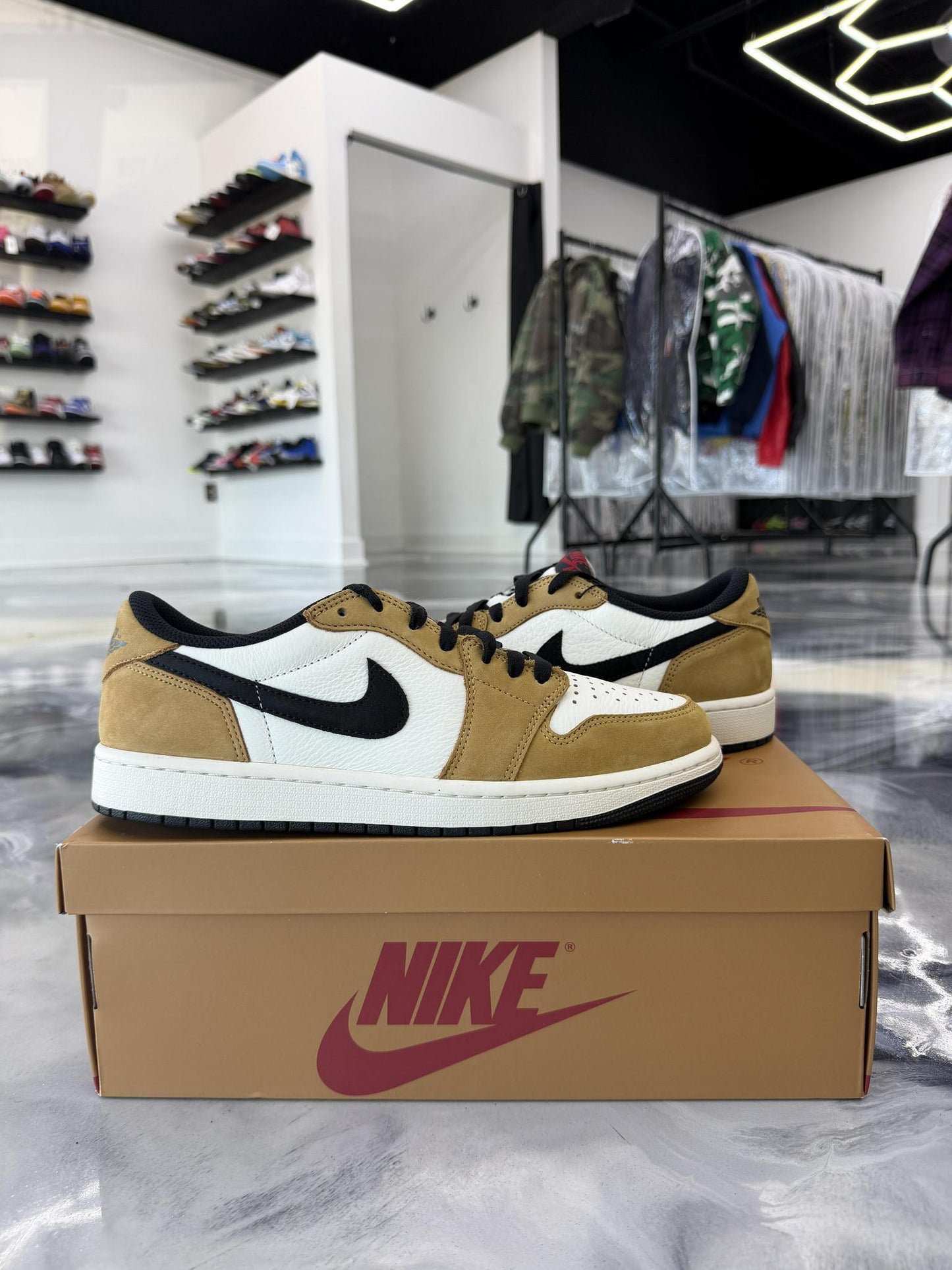 Jordan 1 Low "Rookie Of The Year" Used Size 10.5