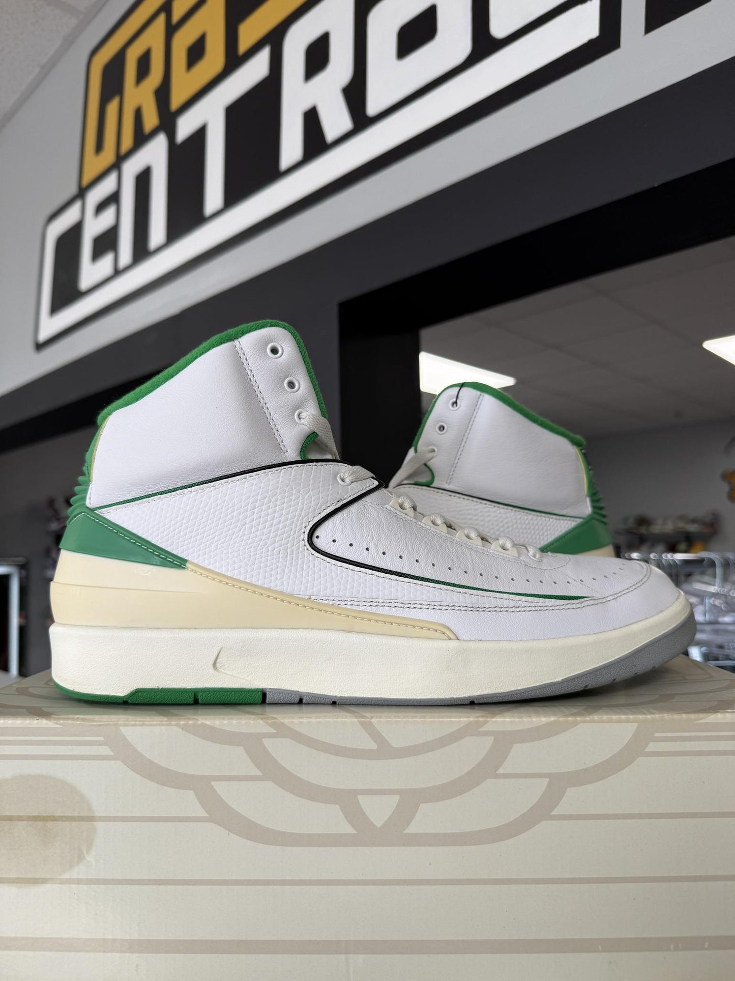 Jordan 2 "Lucky Green" Used Size 13