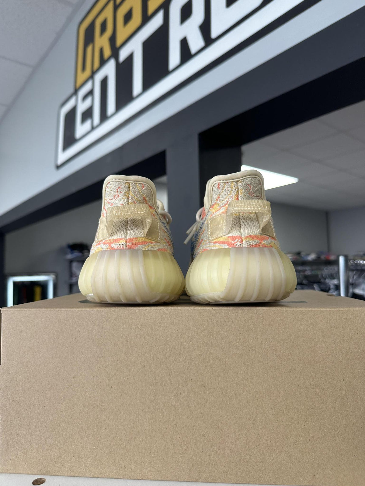 Adidas Yeezy 350 V2 "MX Oat" Used Size 6.5Y/8W