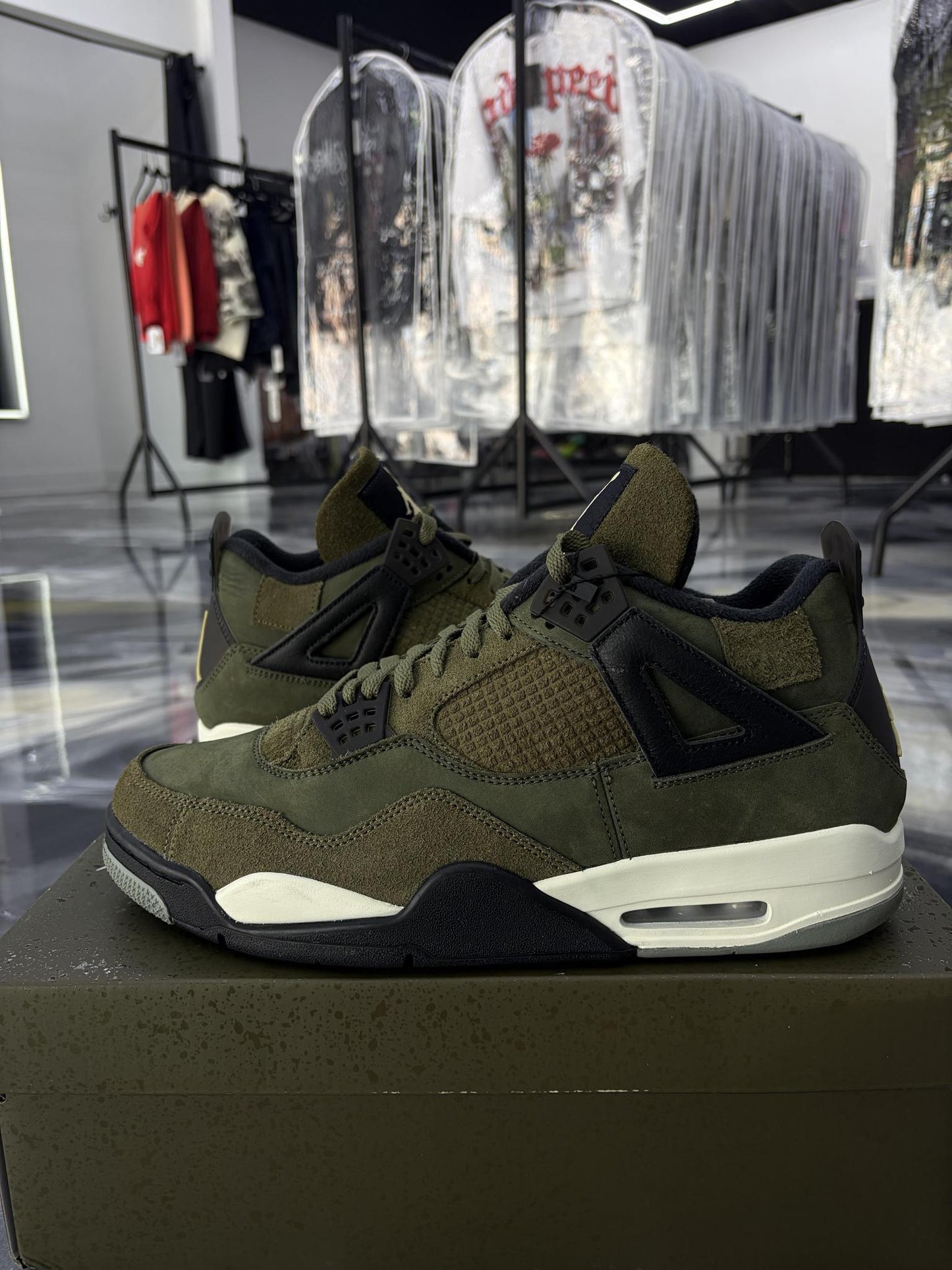 Jordan 4 "Craft Olive" Used Size 13
