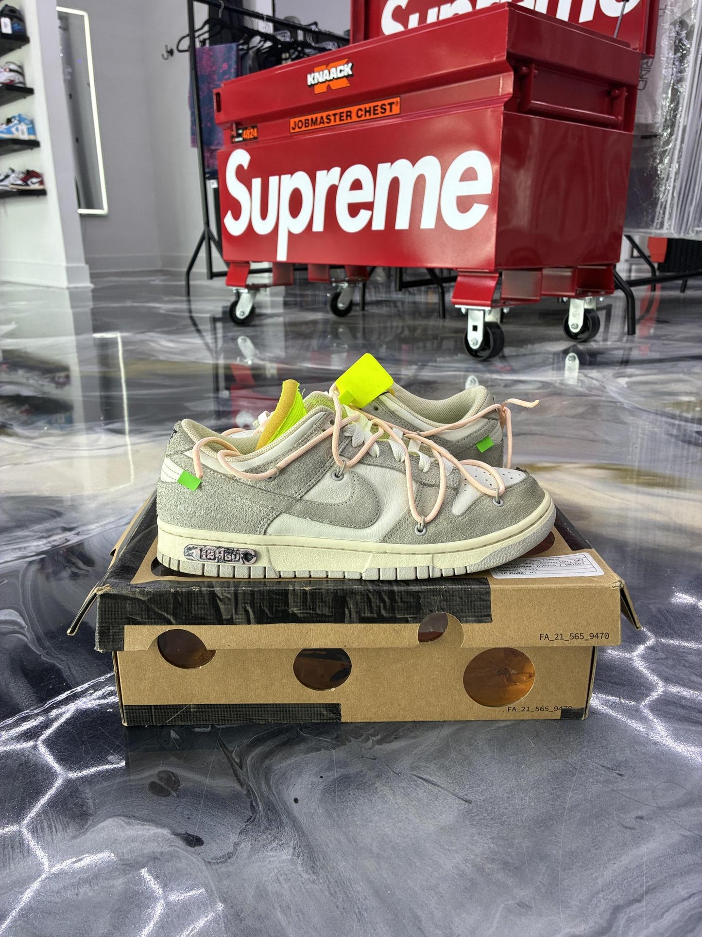 Nike Dunk Low X "Off White Lot 12" Used Size 9