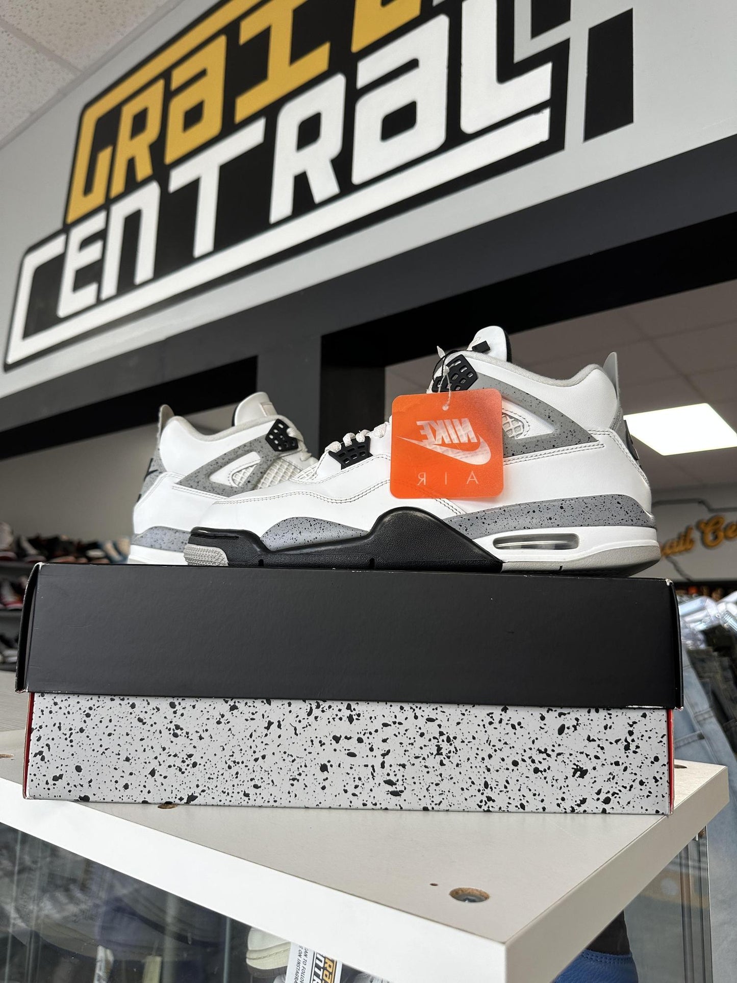 Jordan 4 "White Cement" Size 11