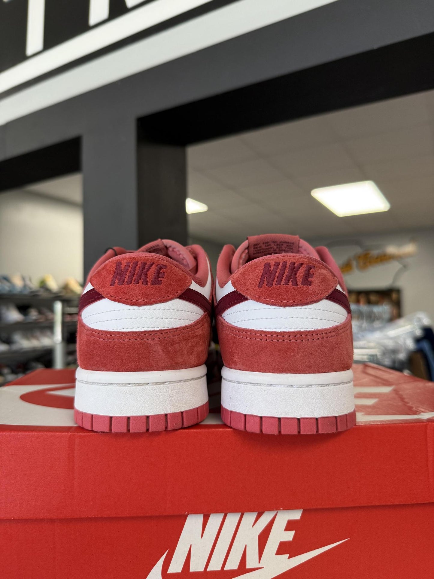 Nike Dunk Low "Valentines Day" Used Size 7Y/8.5W