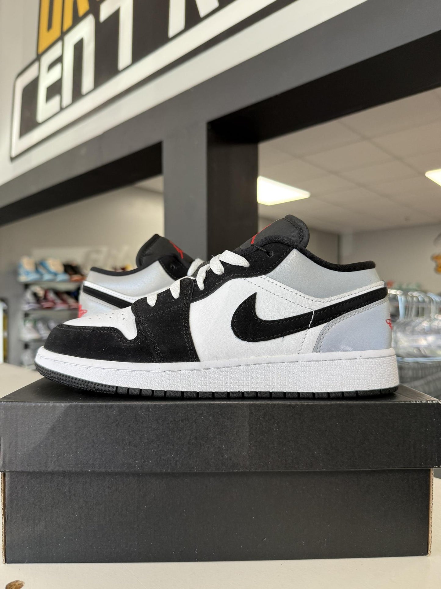 Jordan 1 Low "Black Silver" Used Size 5.5Y/7W