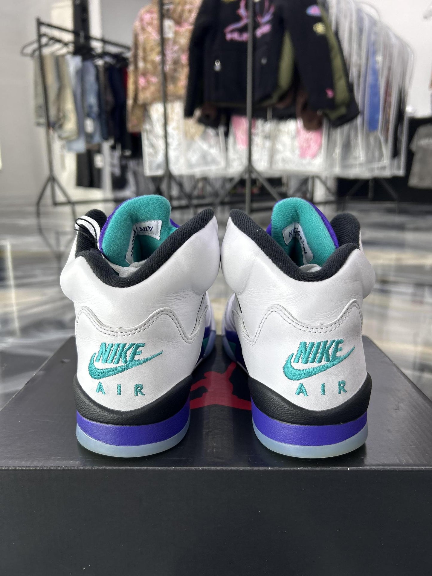 Jordan 5 "Grape" Used Size 6Y/7.5W