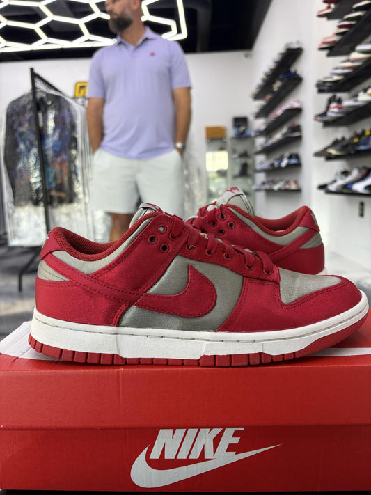 Nike Dunk Low "UNLV Satin" Used Size 7.5