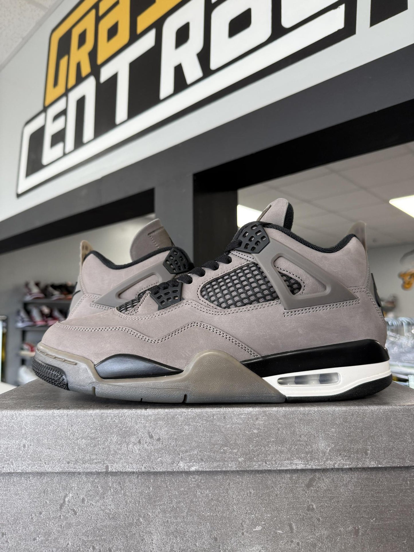 Jordan 4 "Cavestone" Used Size 11