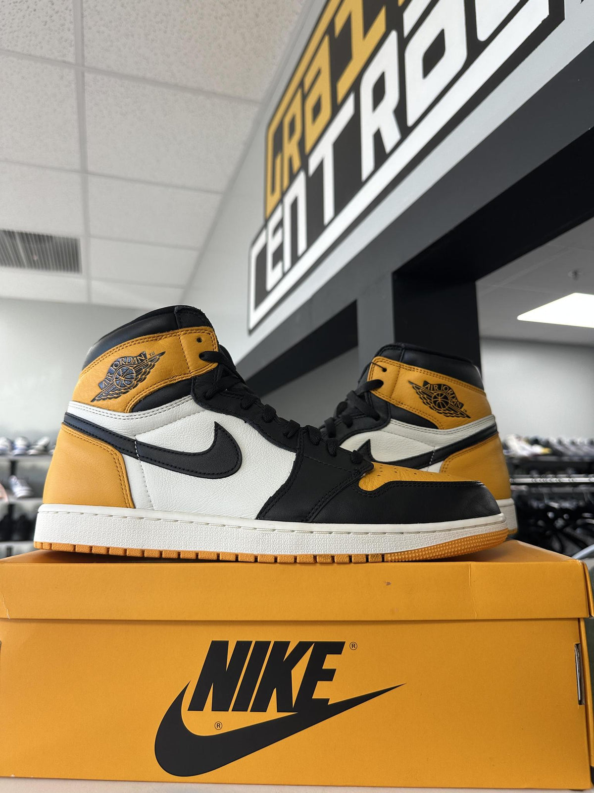 Jordan 1 "Yellow Toe" Used Size 14