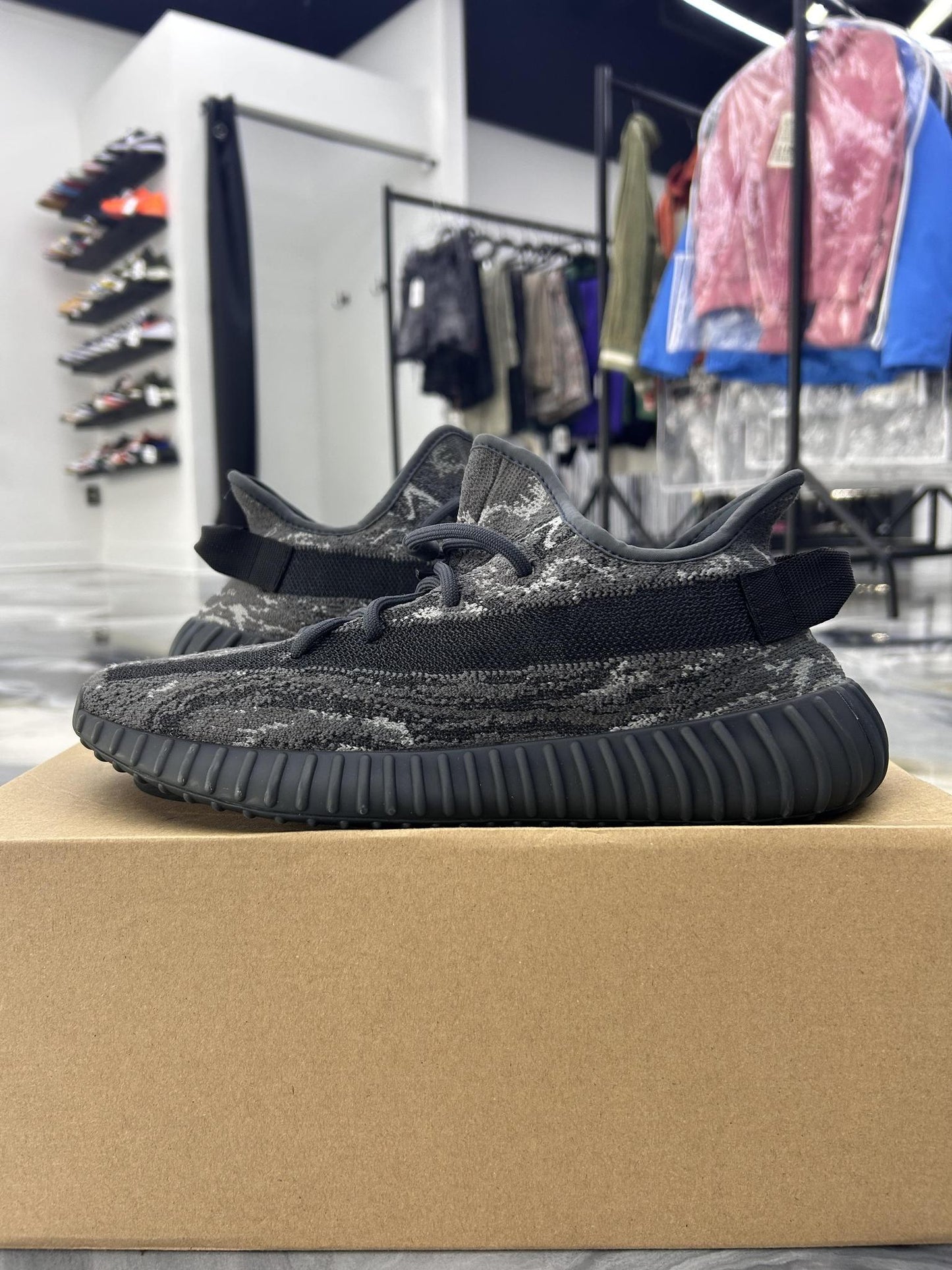 Yeezy 350 V2 "MX Dark Salt" Used Size 9.5