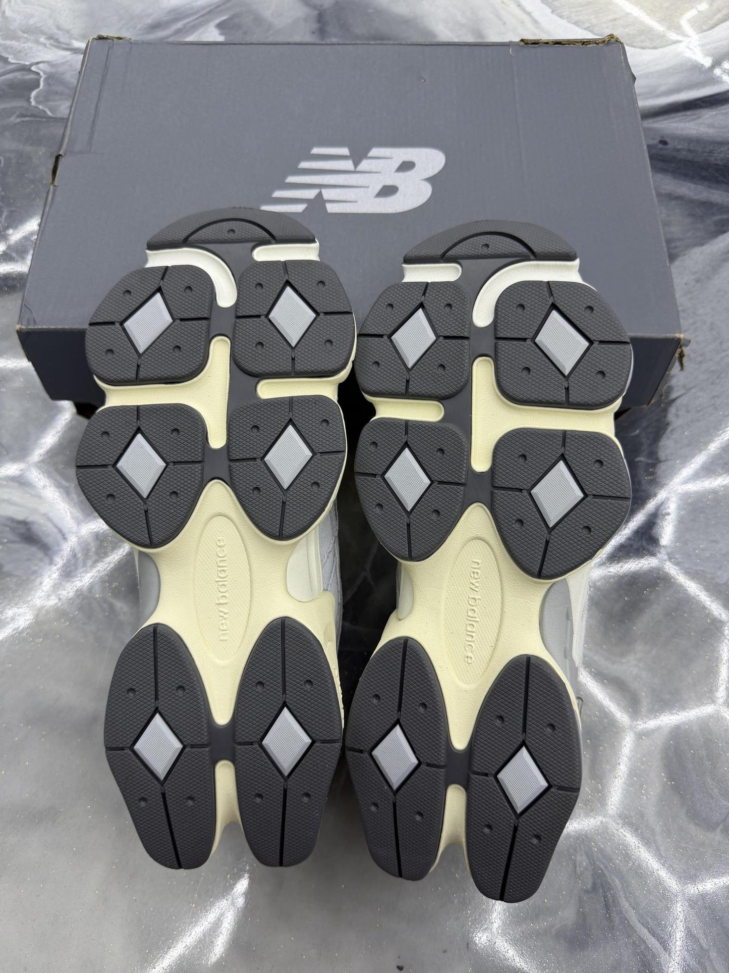 New Balance 9060 "Grey Pink" Used Size 8.5