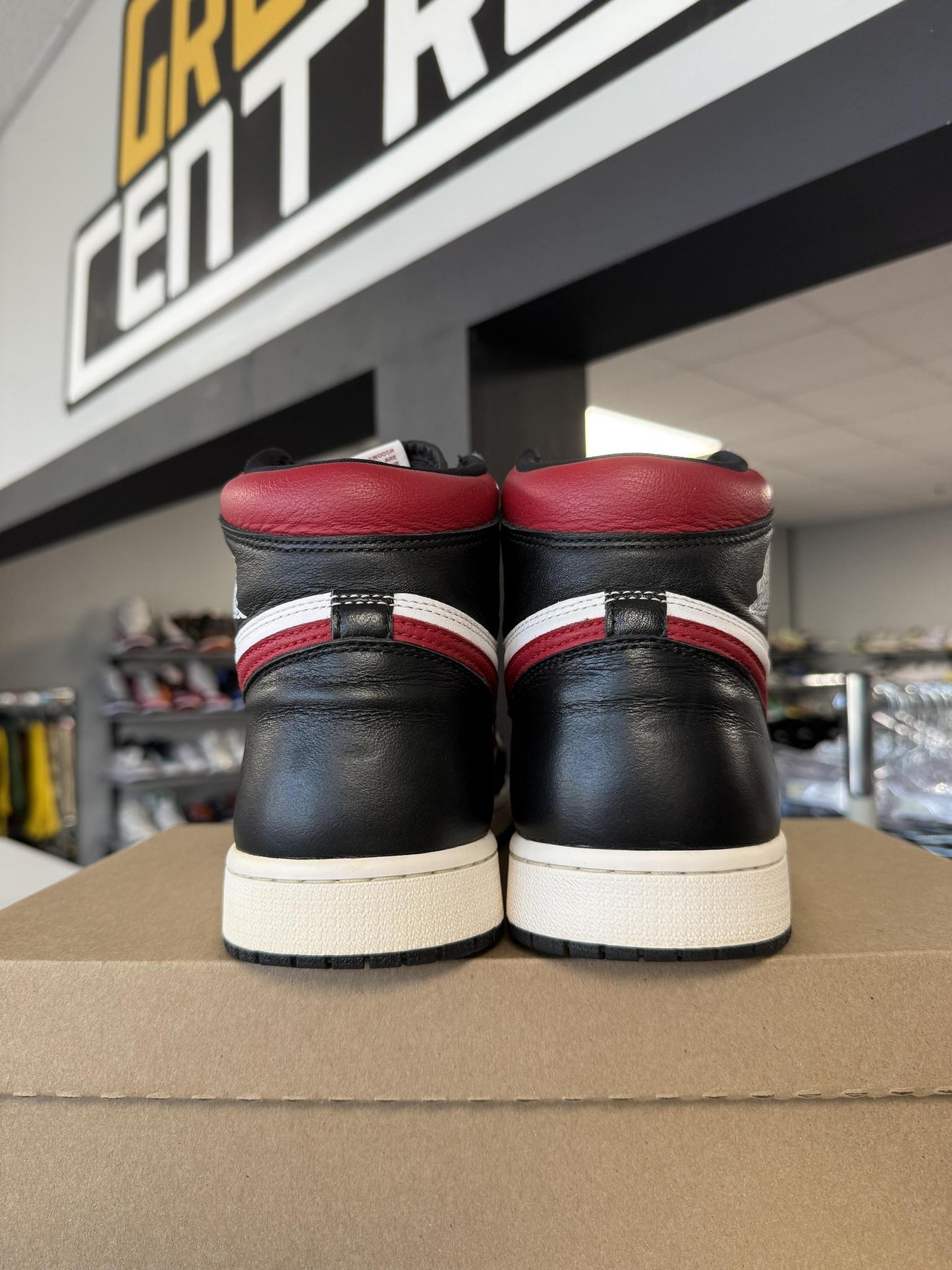 Jordan 1 "Gym Red" Used Size 11