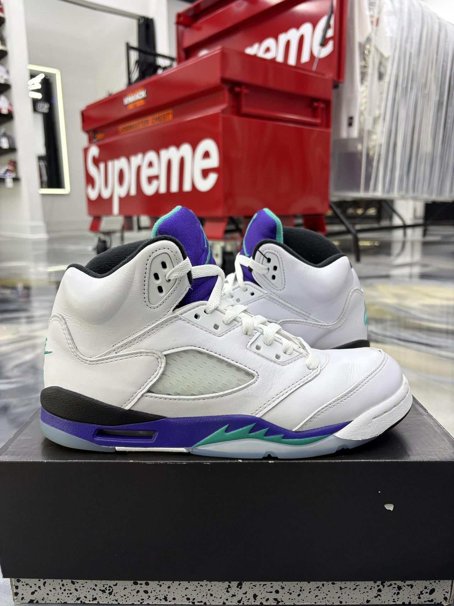 Jordan 5 Grape Used Size 7Y/8.5W