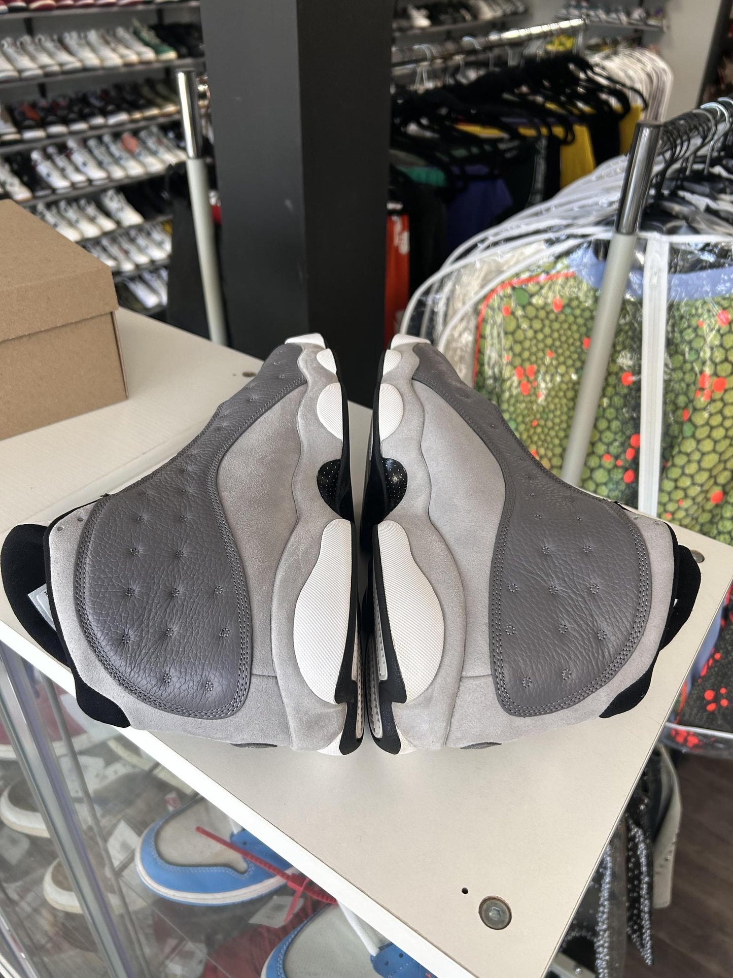 Jordan 13 "Atmosphere Grey" Used Size 13